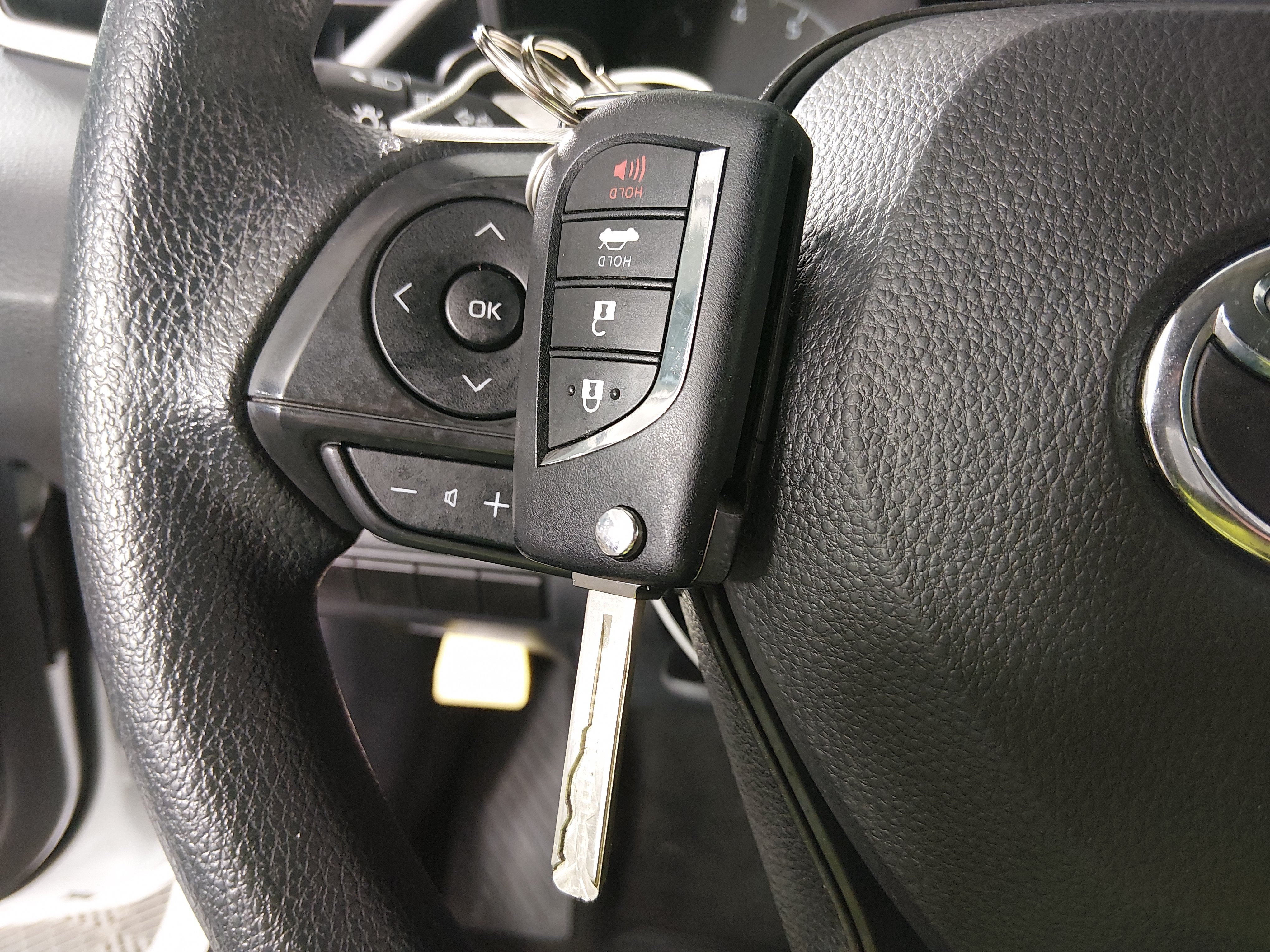 2024 Toyota Corolla LE - Photo 15