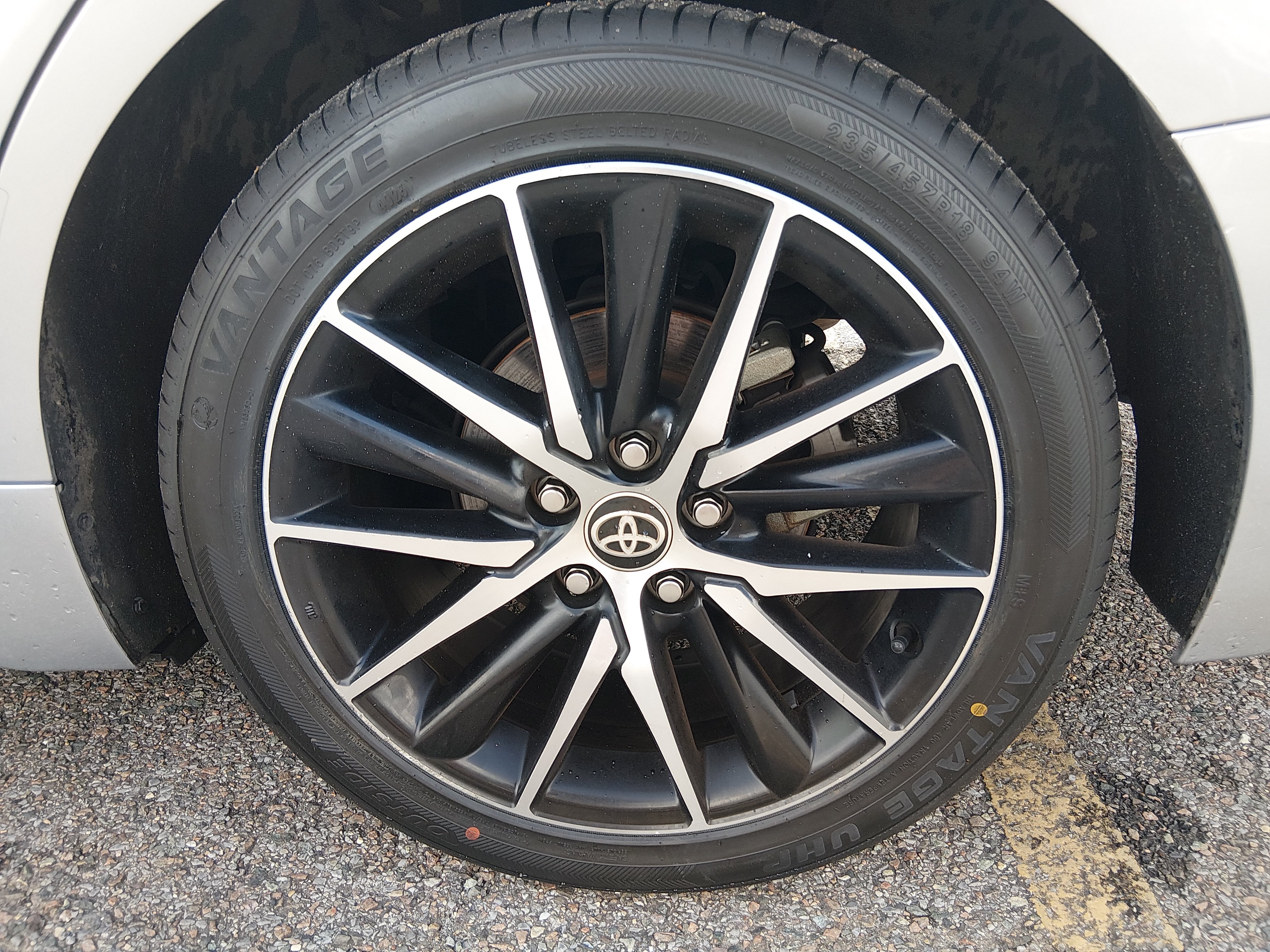2024 Toyota Camry SE - Photo 10