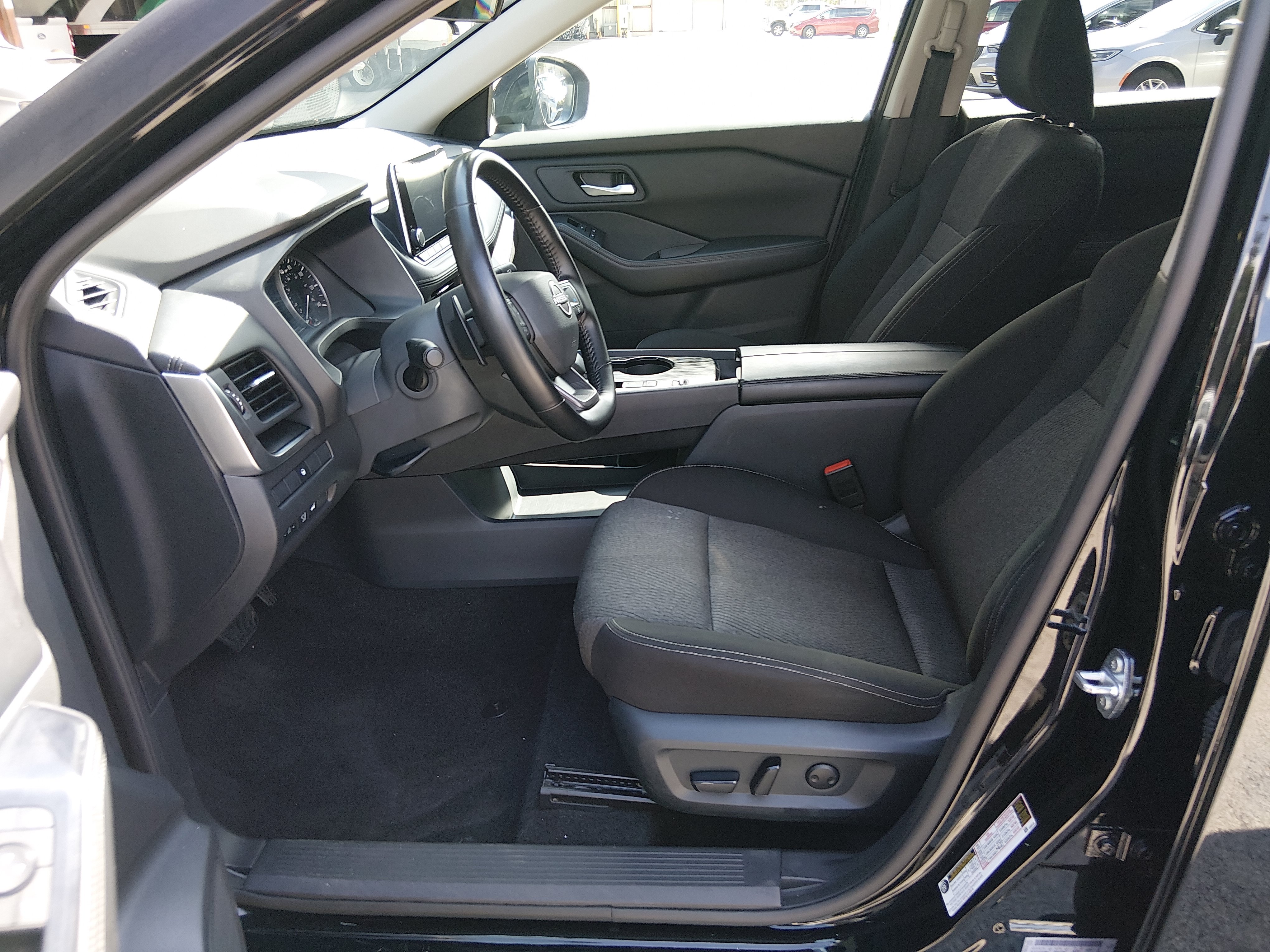 2025 Nissan Rogue FWD SV, photo 20