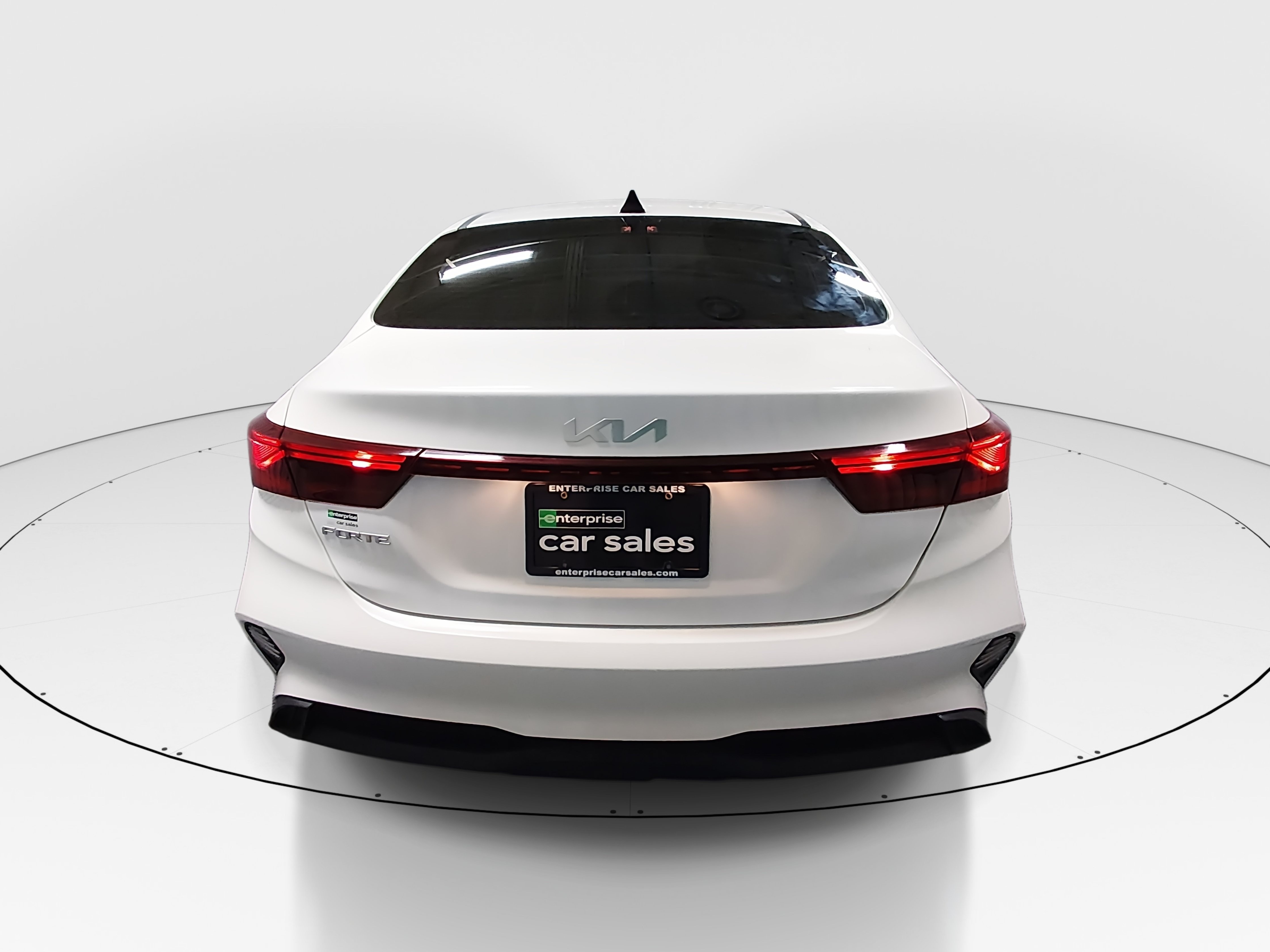 2024 Kia Forte LXS - Photo 6