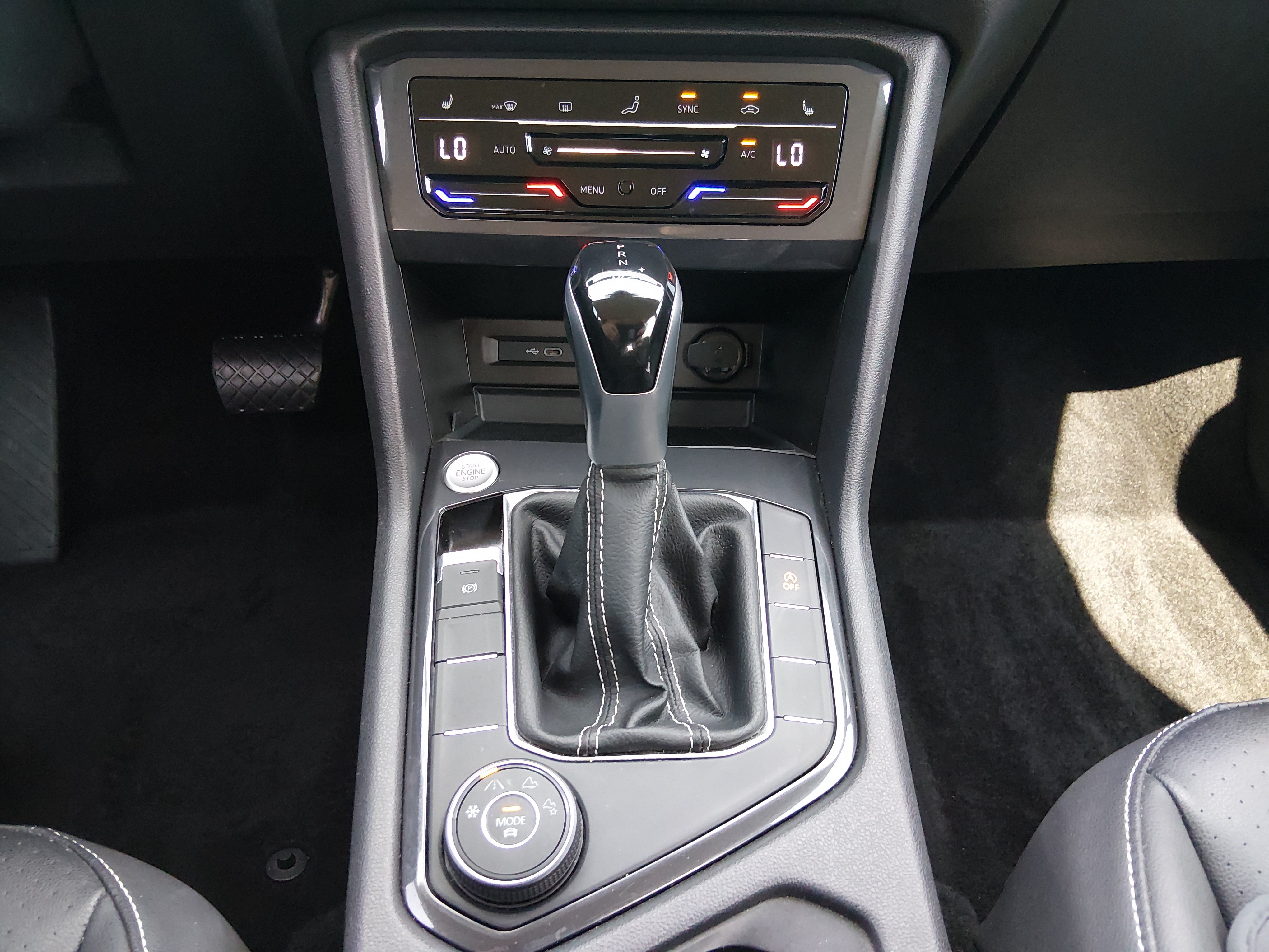 2023 Volkswagen Tiguan SE - Photo 13