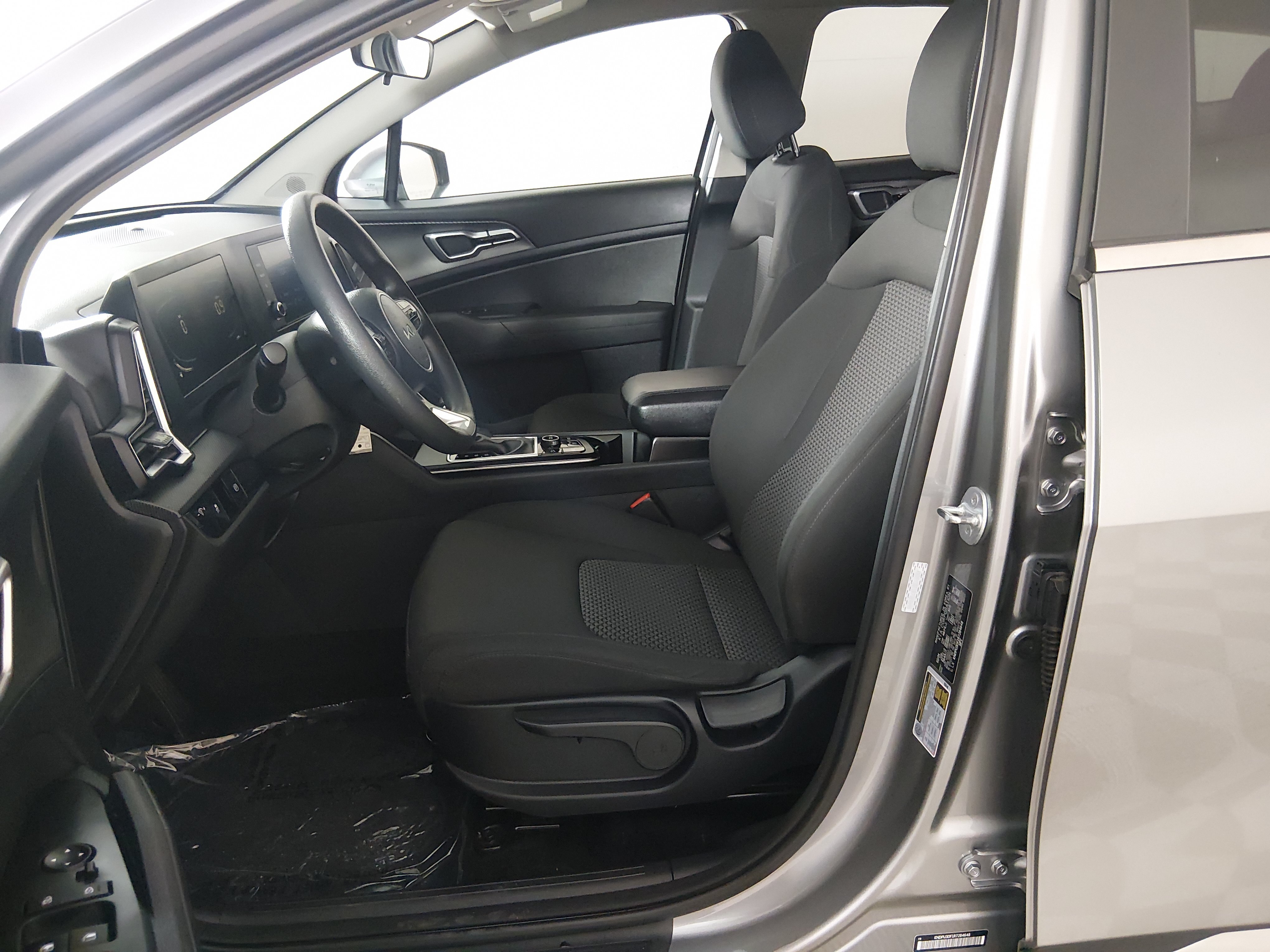 2024 Kia Sportage LX - Photo 18
