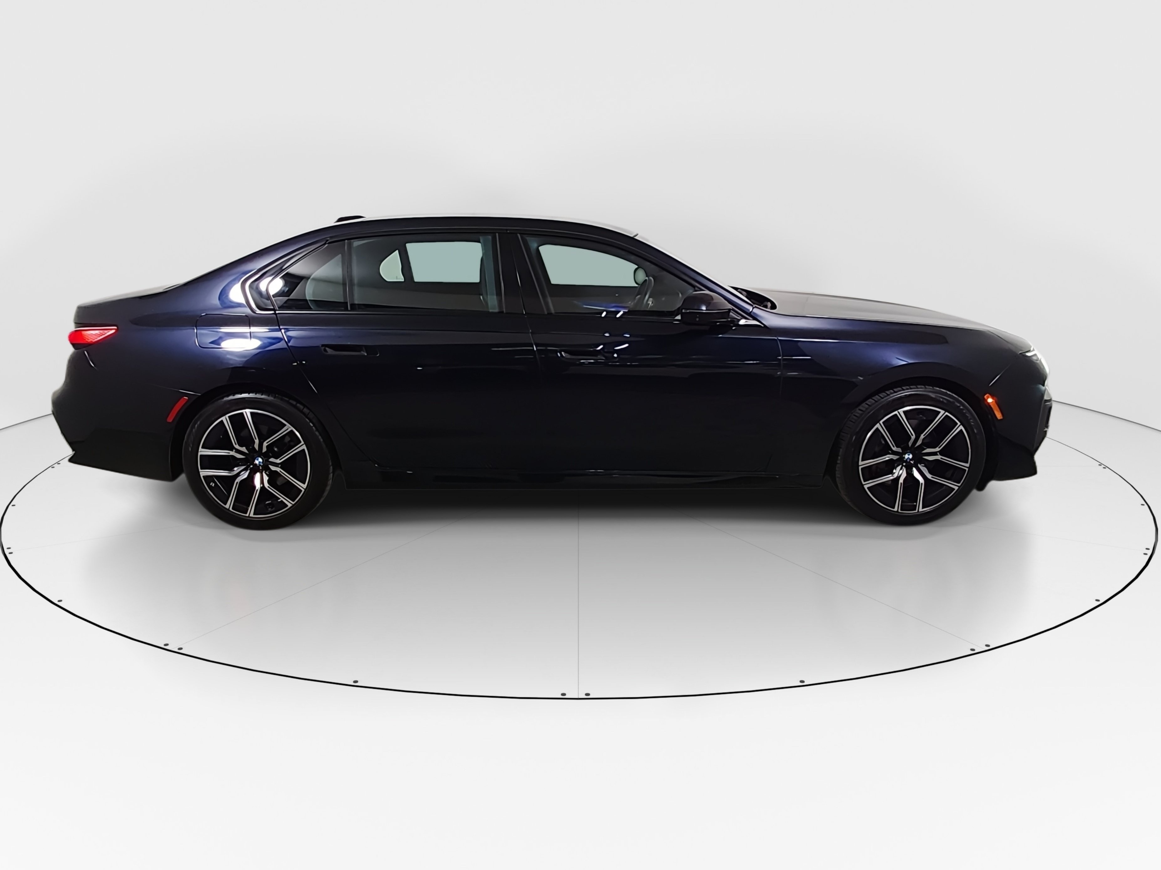 2024 BMW 7 Series 740i - Photo 8