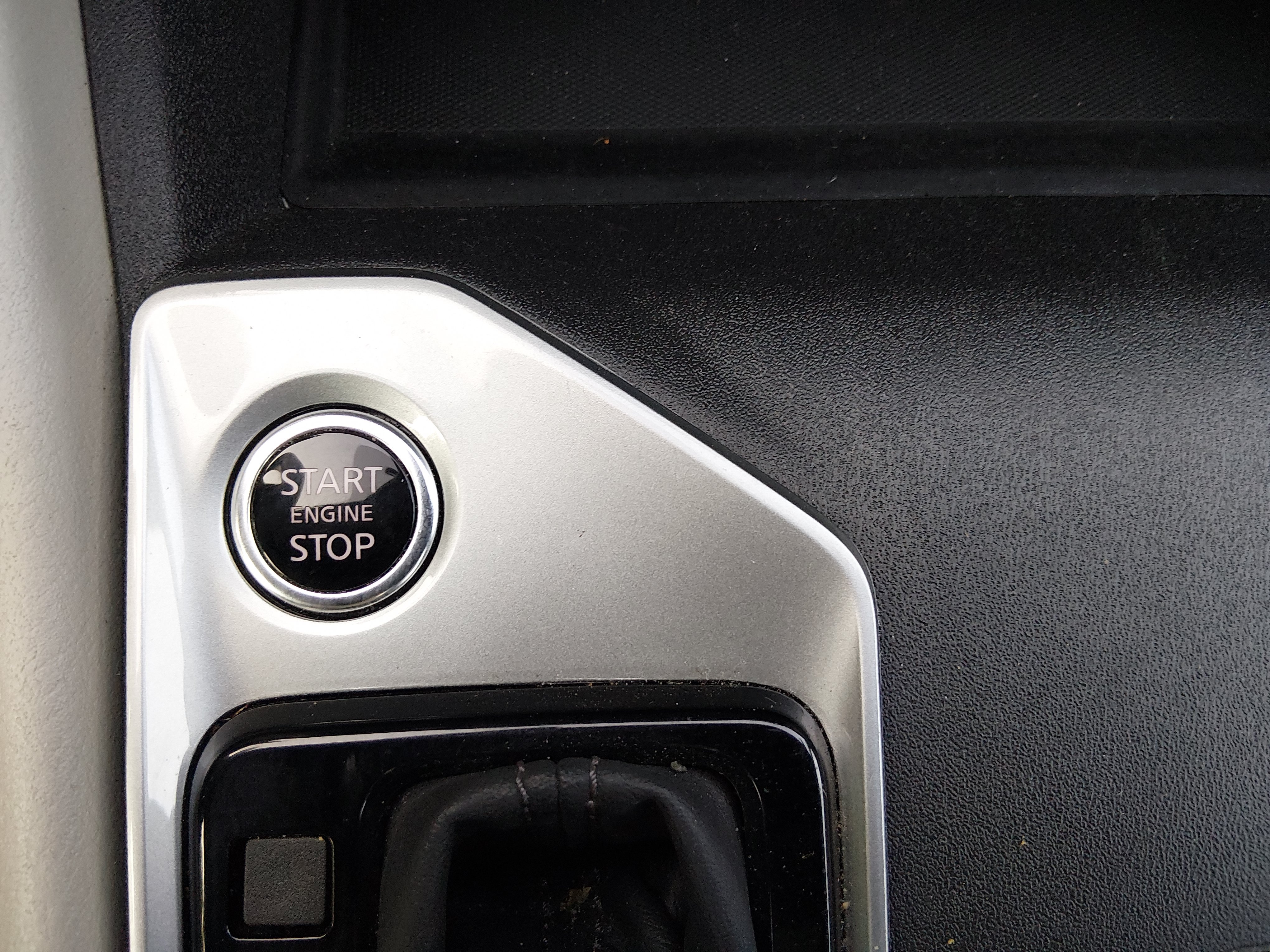 2025 Nissan Altima SV - Photo 18