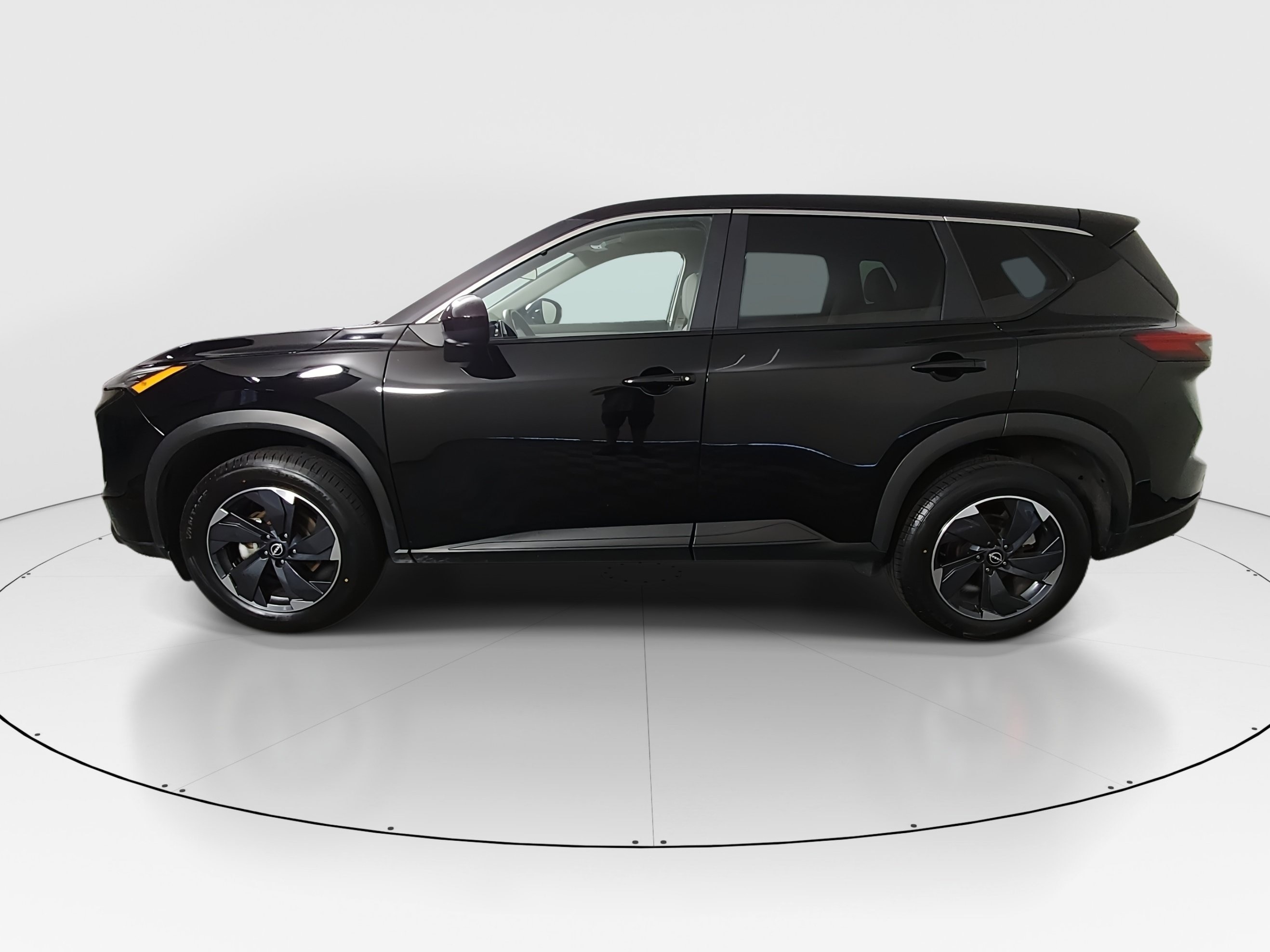 2025 Nissan Rogue AWD SV 4