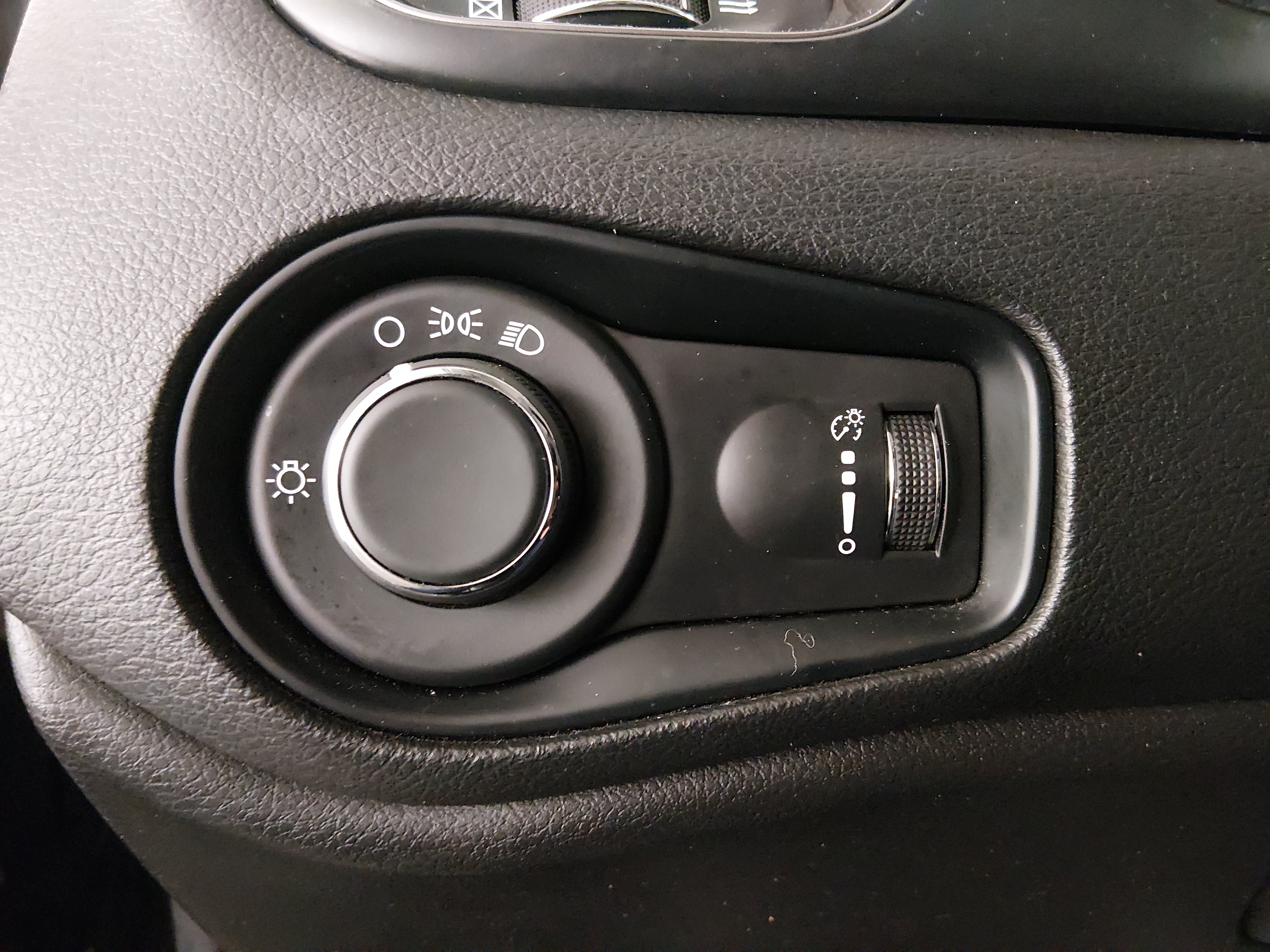 2023 Jeep Renegade Latitude - Photo 13