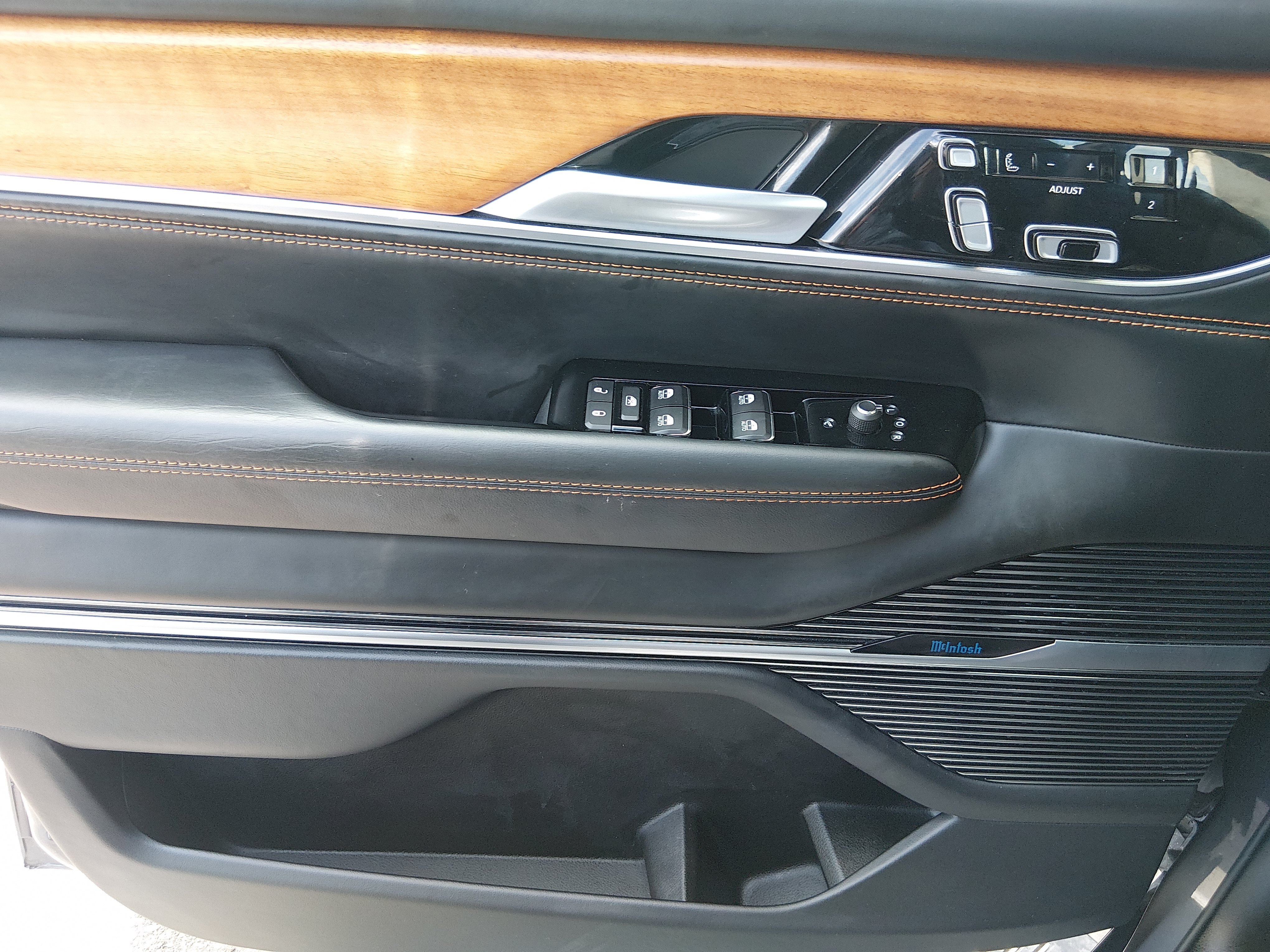 2024 Jeep Grand Wagoneer L Series III - Photo 20