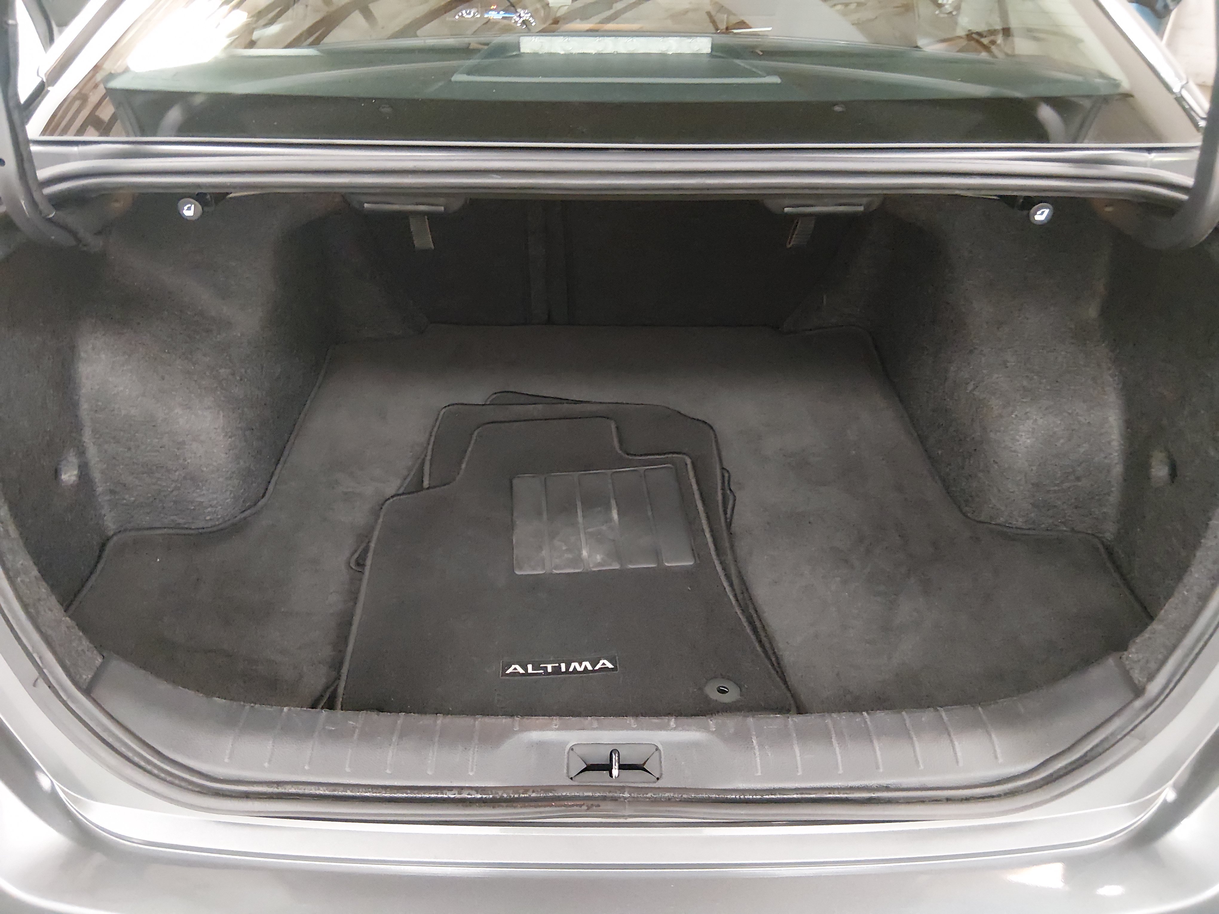 2025 Nissan Altima SV - Photo 11
