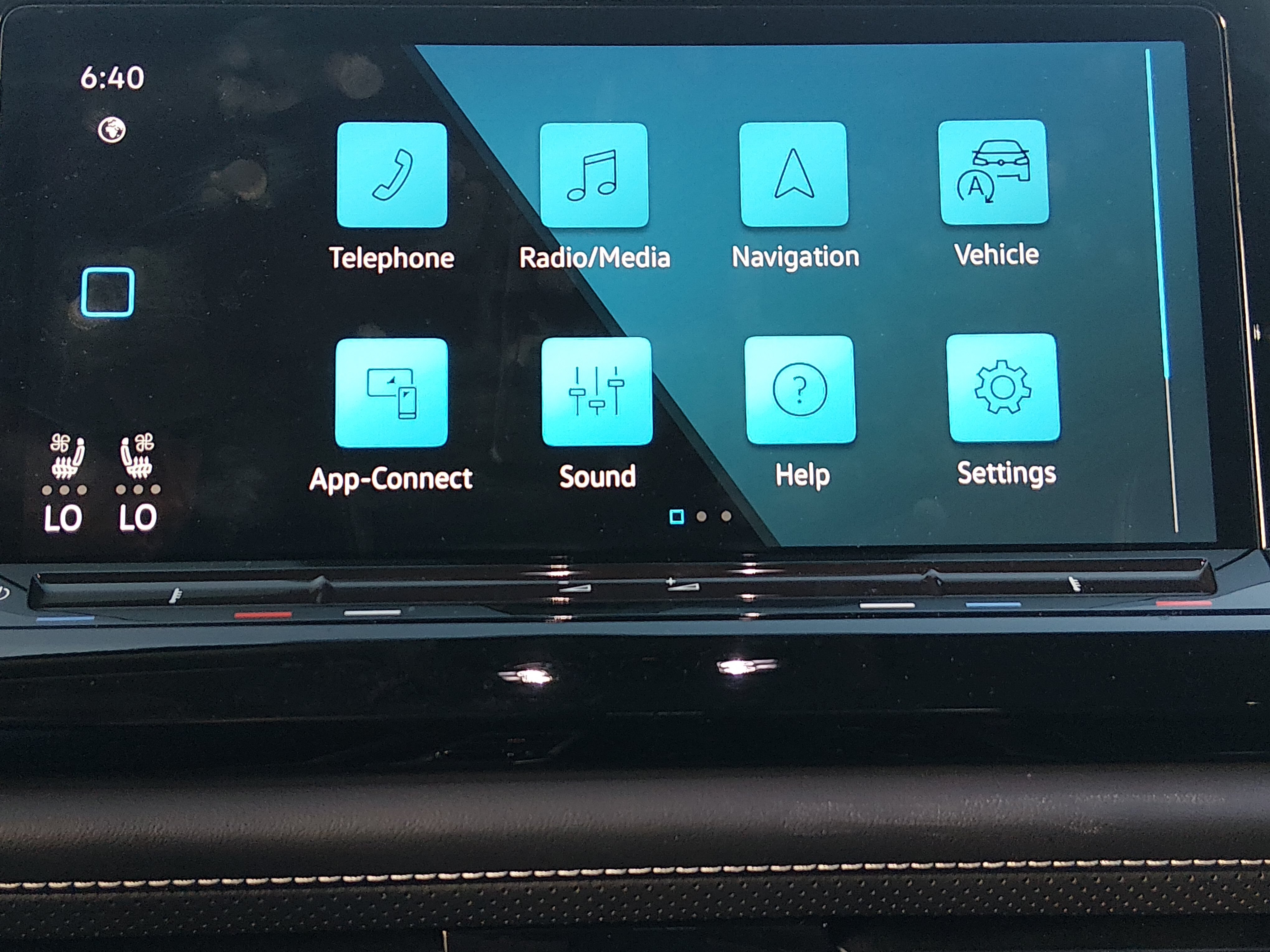 2024 Volkswagen Atlas SE w/Tech - Photo 21