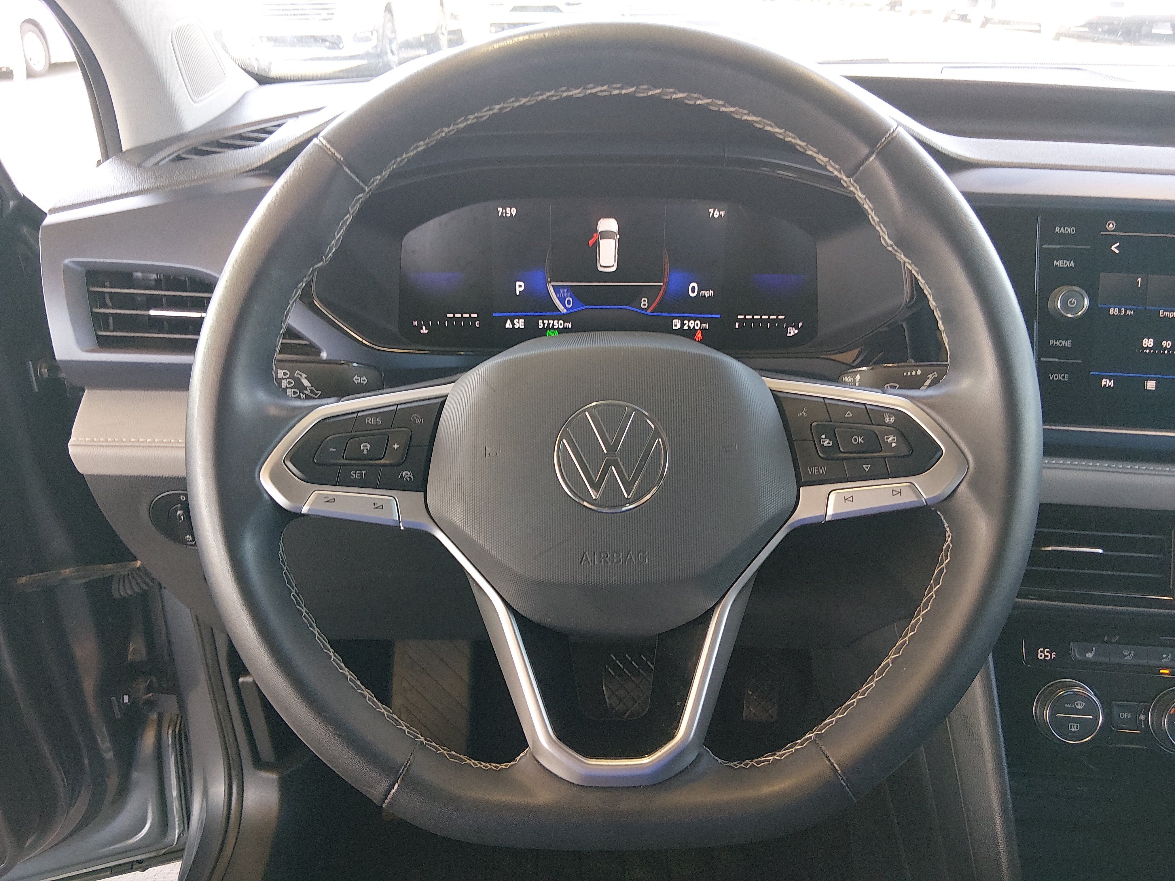 2024 Volkswagen Taos SE - Photo 12