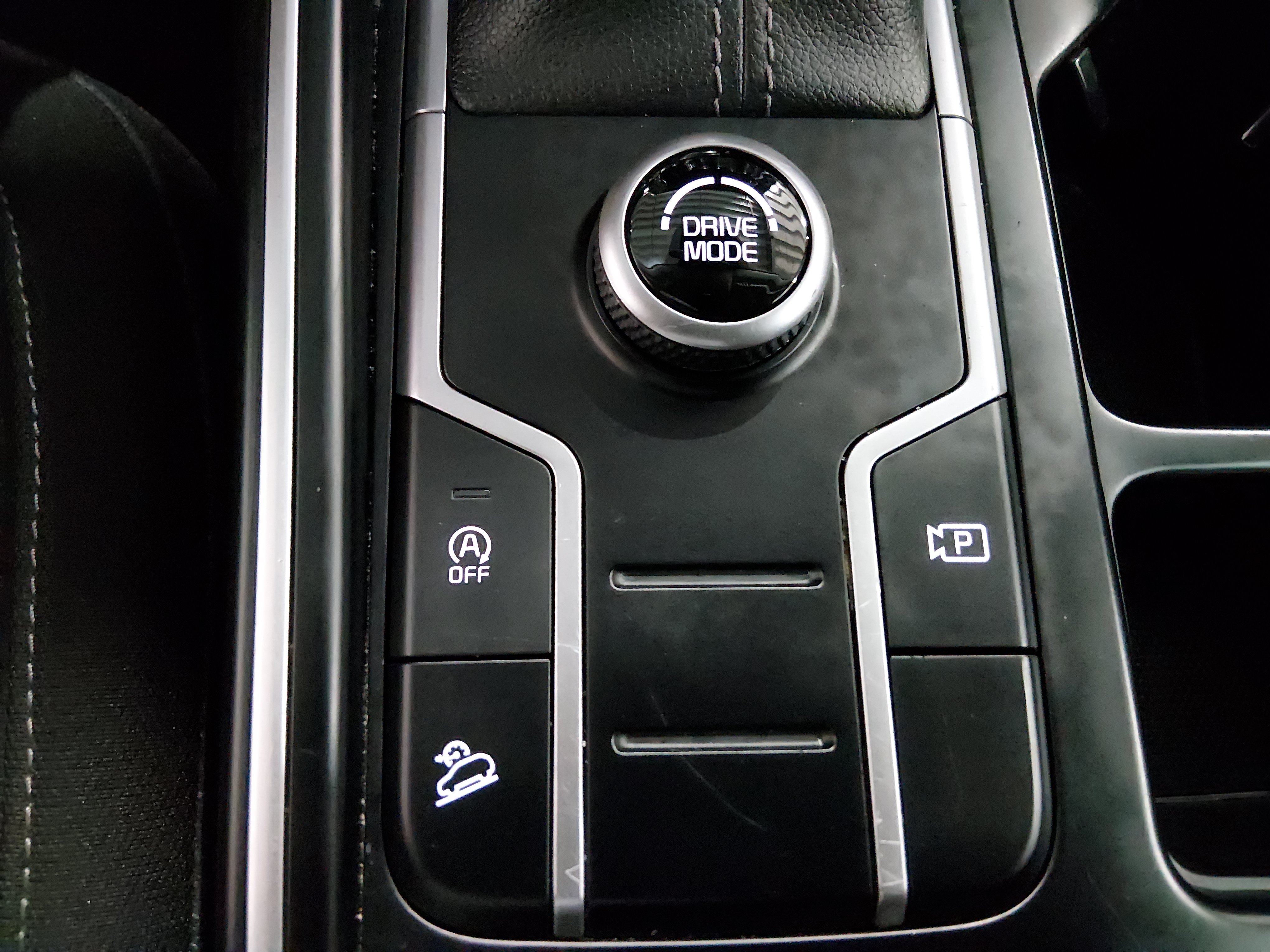 2023 Kia Sorento LX - Photo 18
