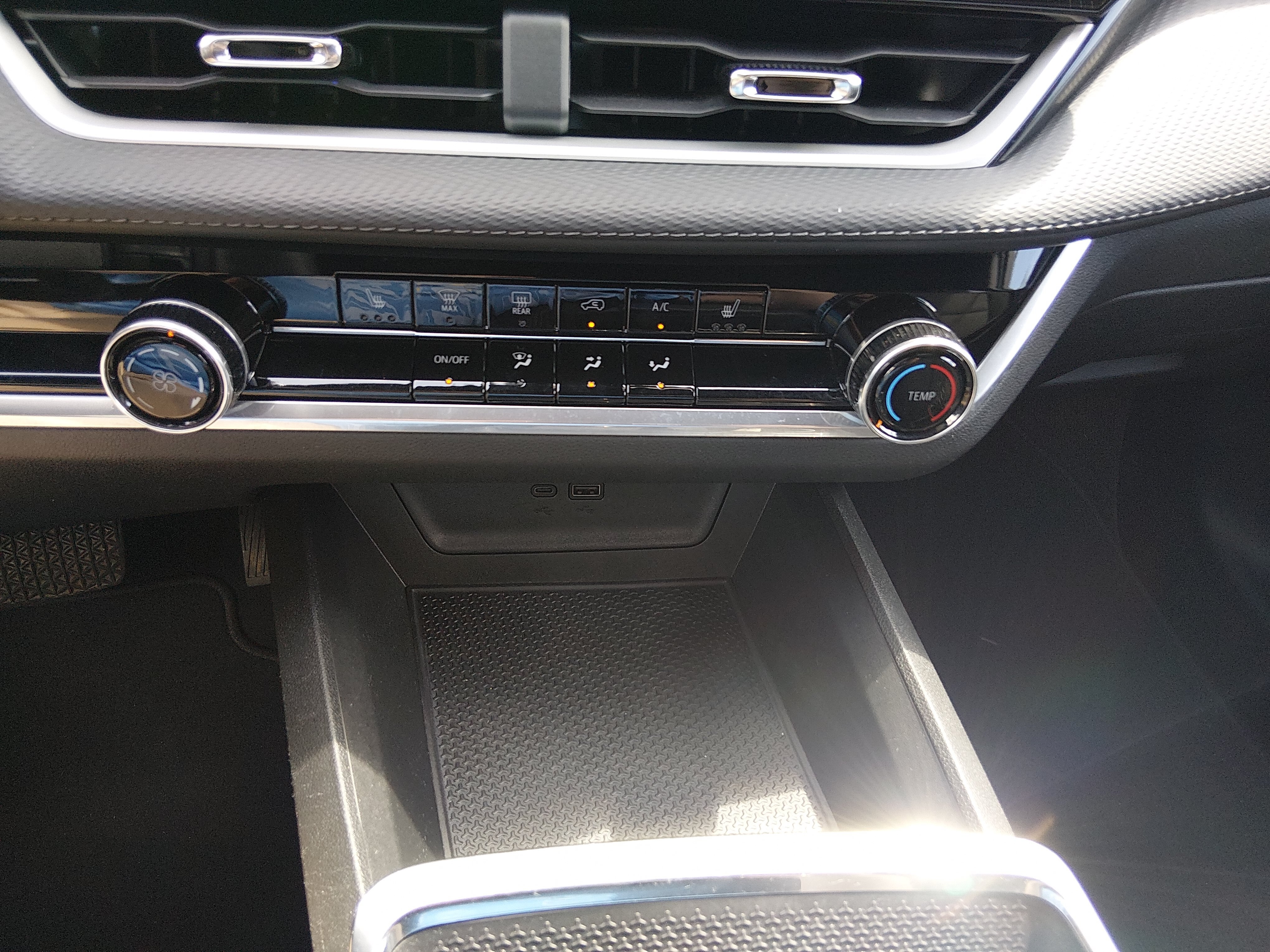 2026 Chevrolet Equinox LT - Photo 13