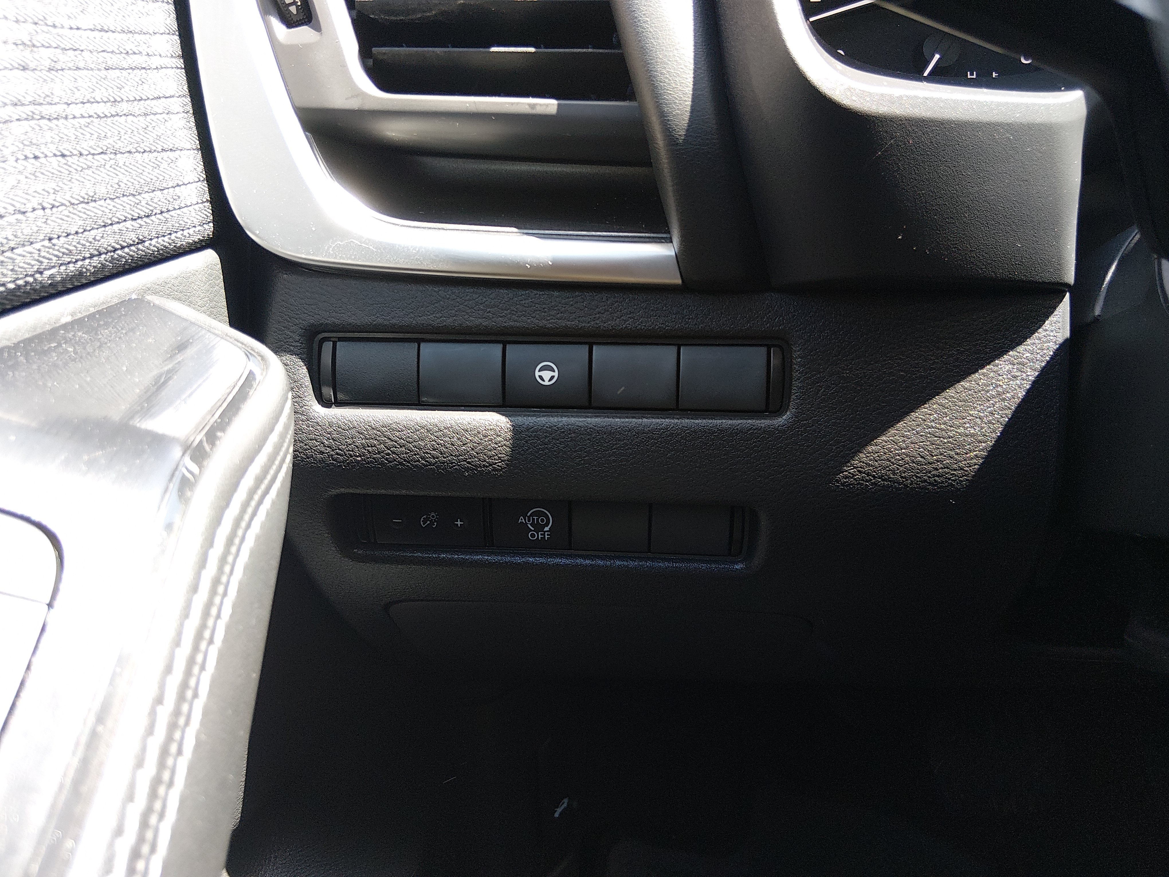 2023 Nissan Rogue SV - Photo 13