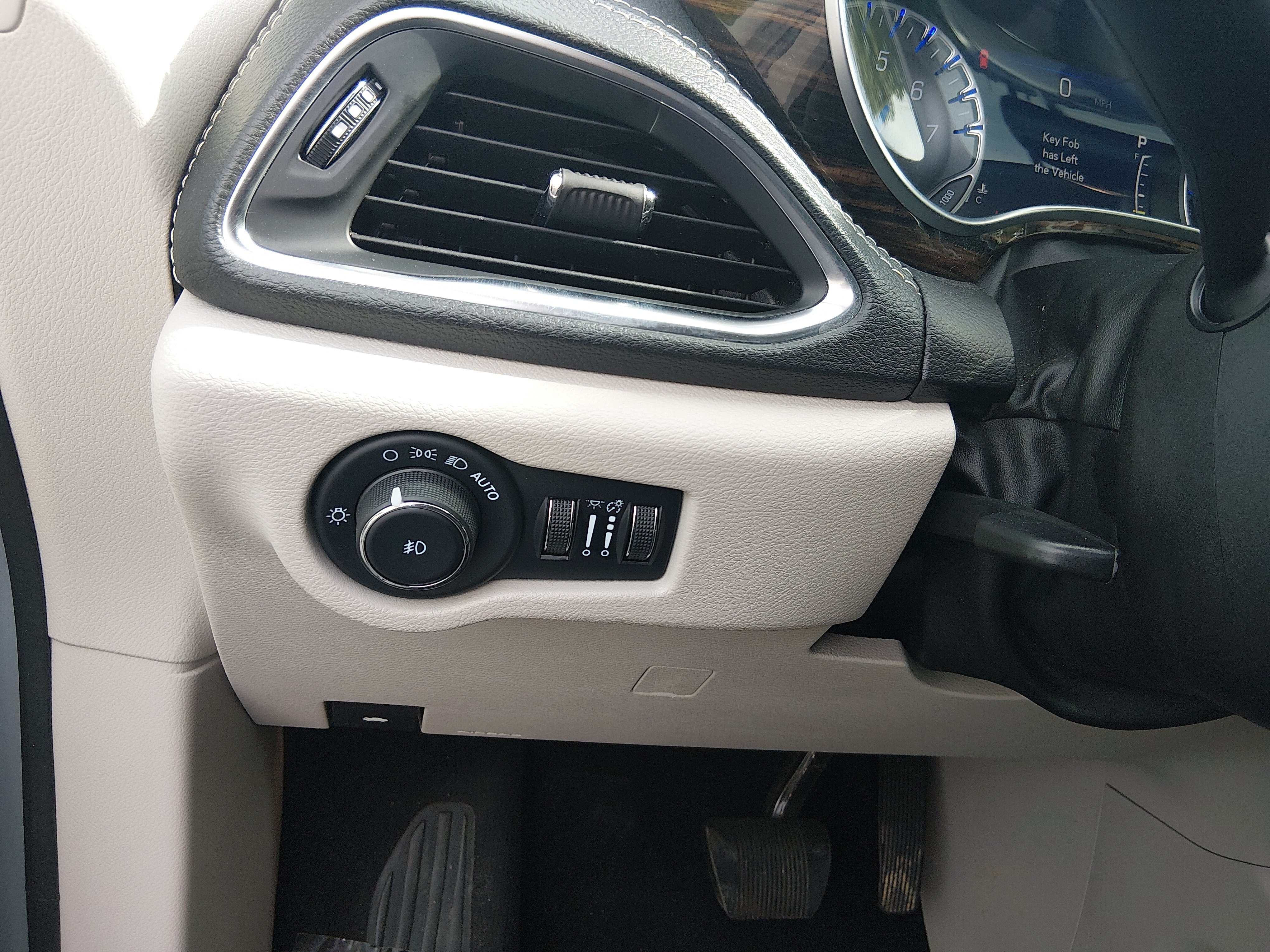 2023 Chrysler Pacifica Limited - Photo 13