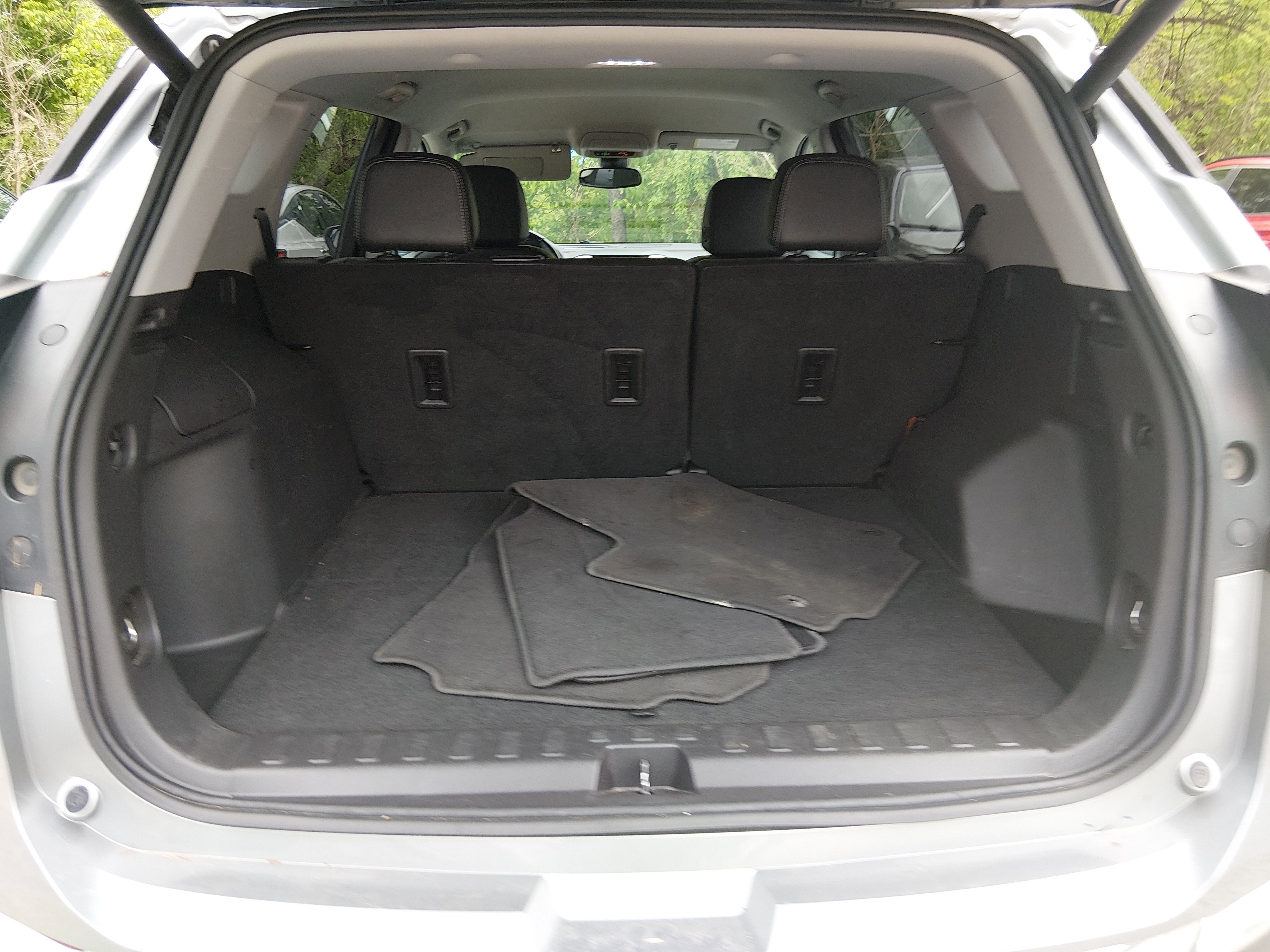 2024 GMC Terrain SLT - Photo 11