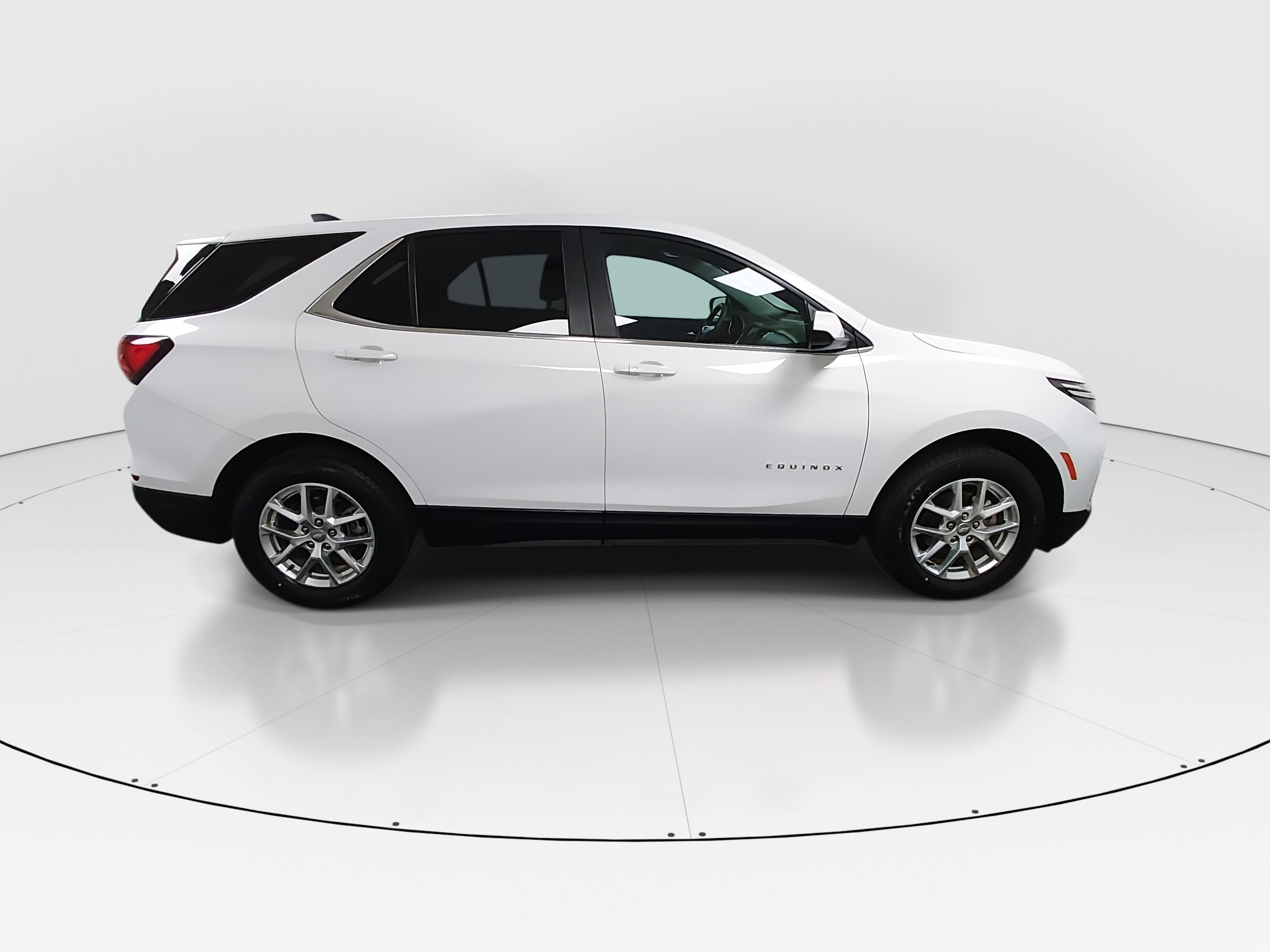2024 Chevrolet Equinox LT - Photo 8