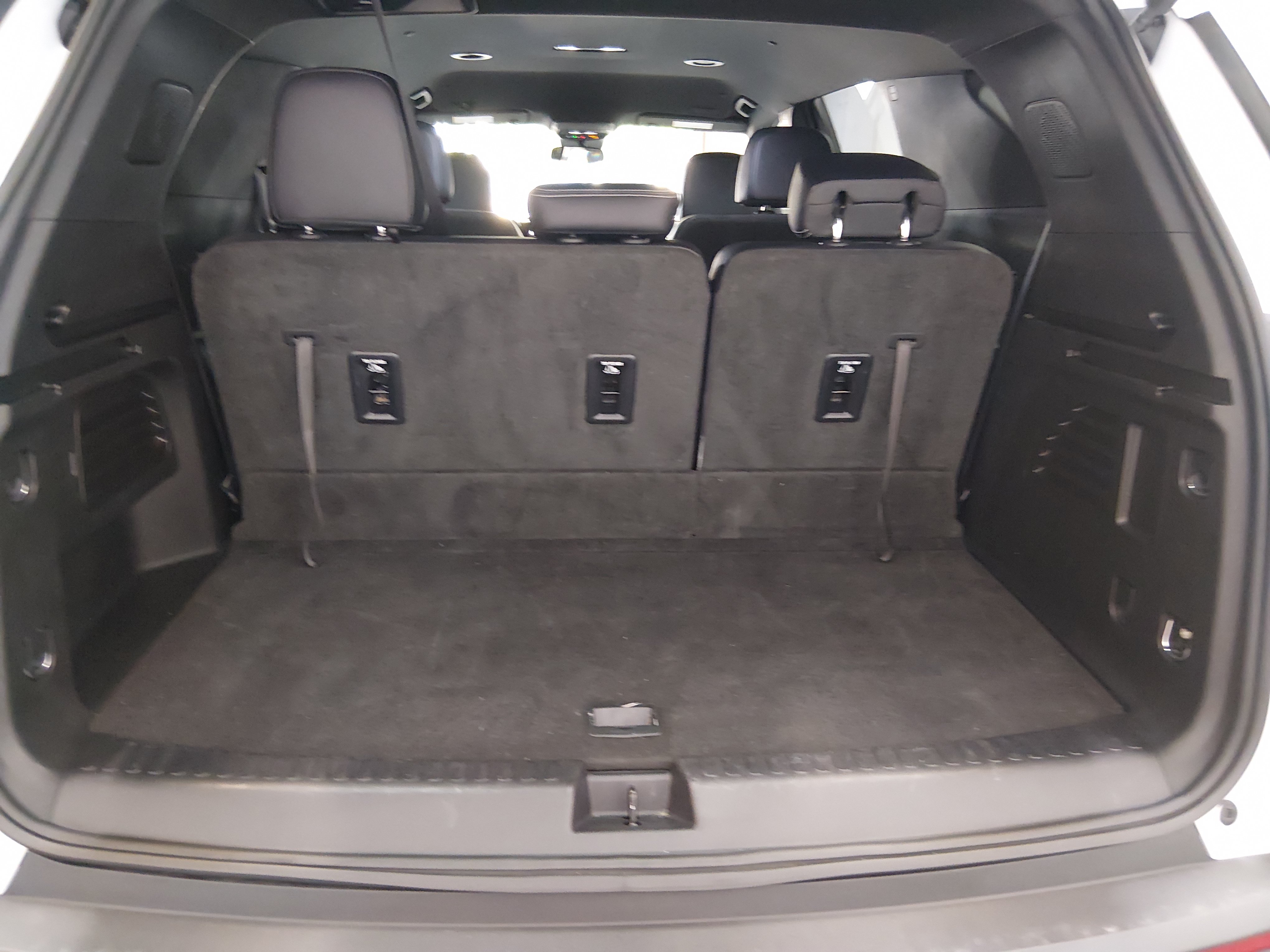 2025 Chevrolet Traverse LT - Photo 11