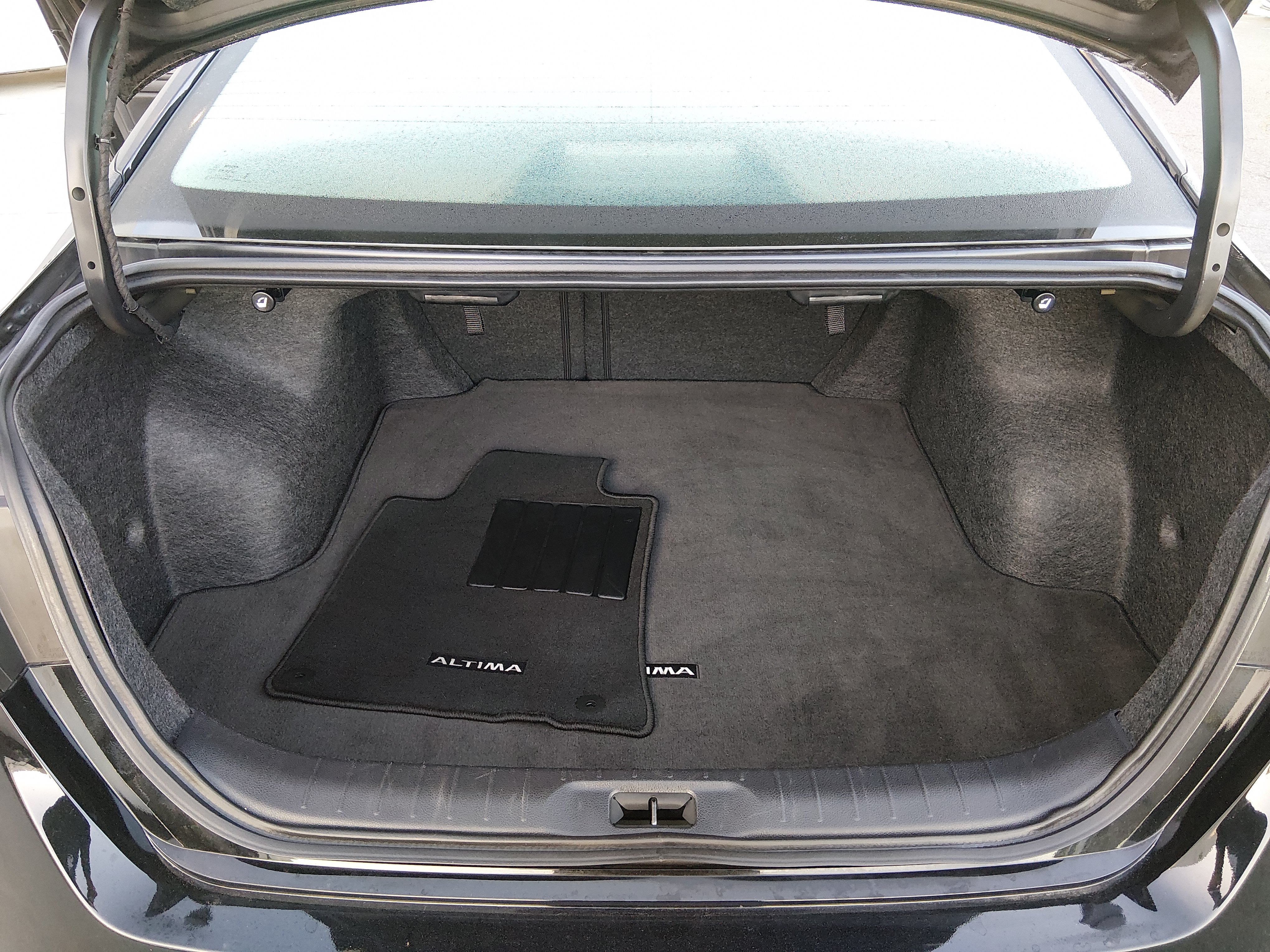 2025 Nissan Altima SV - Photo 11