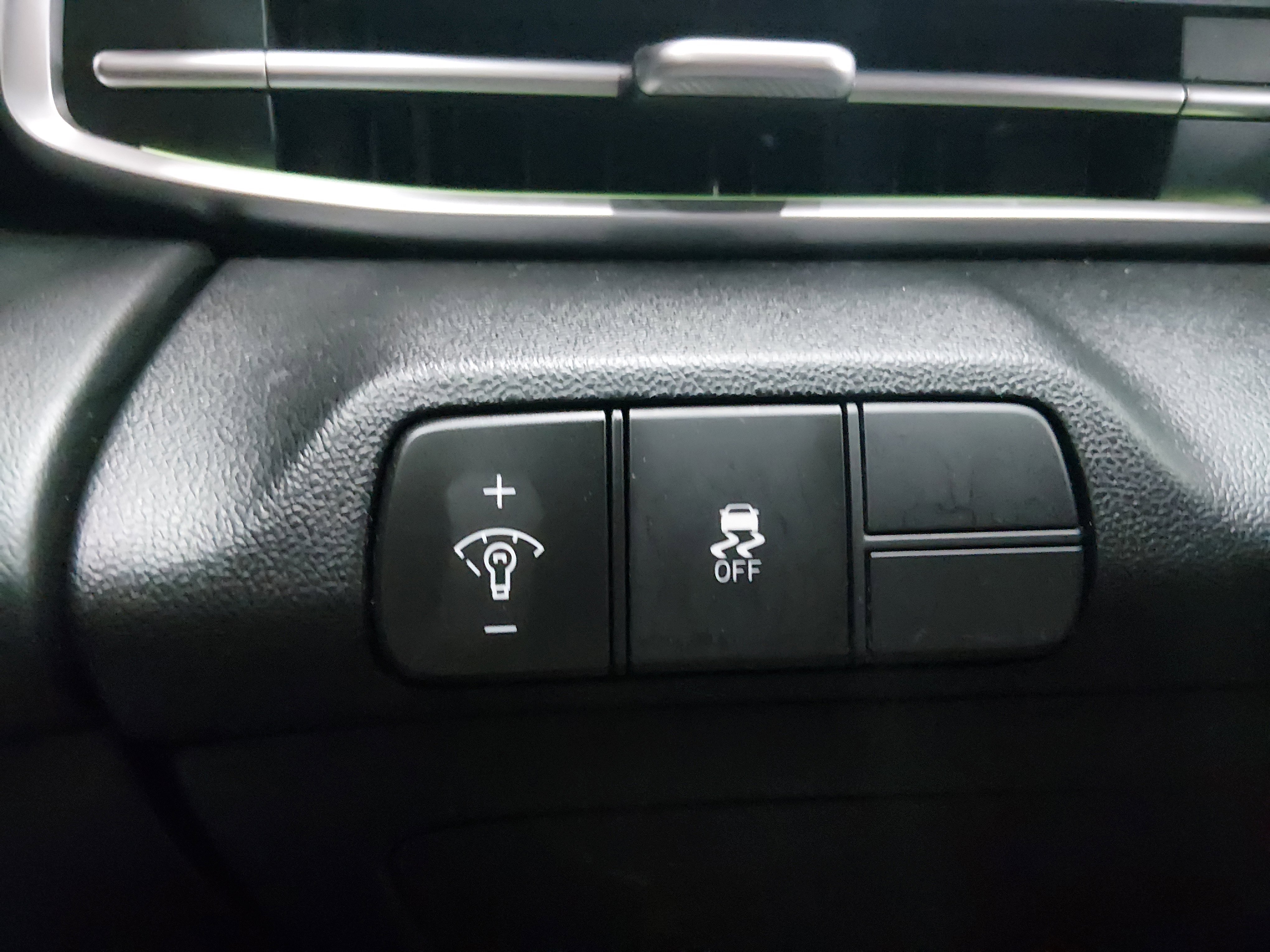 2024 Hyundai Elantra Limited - Photo 13