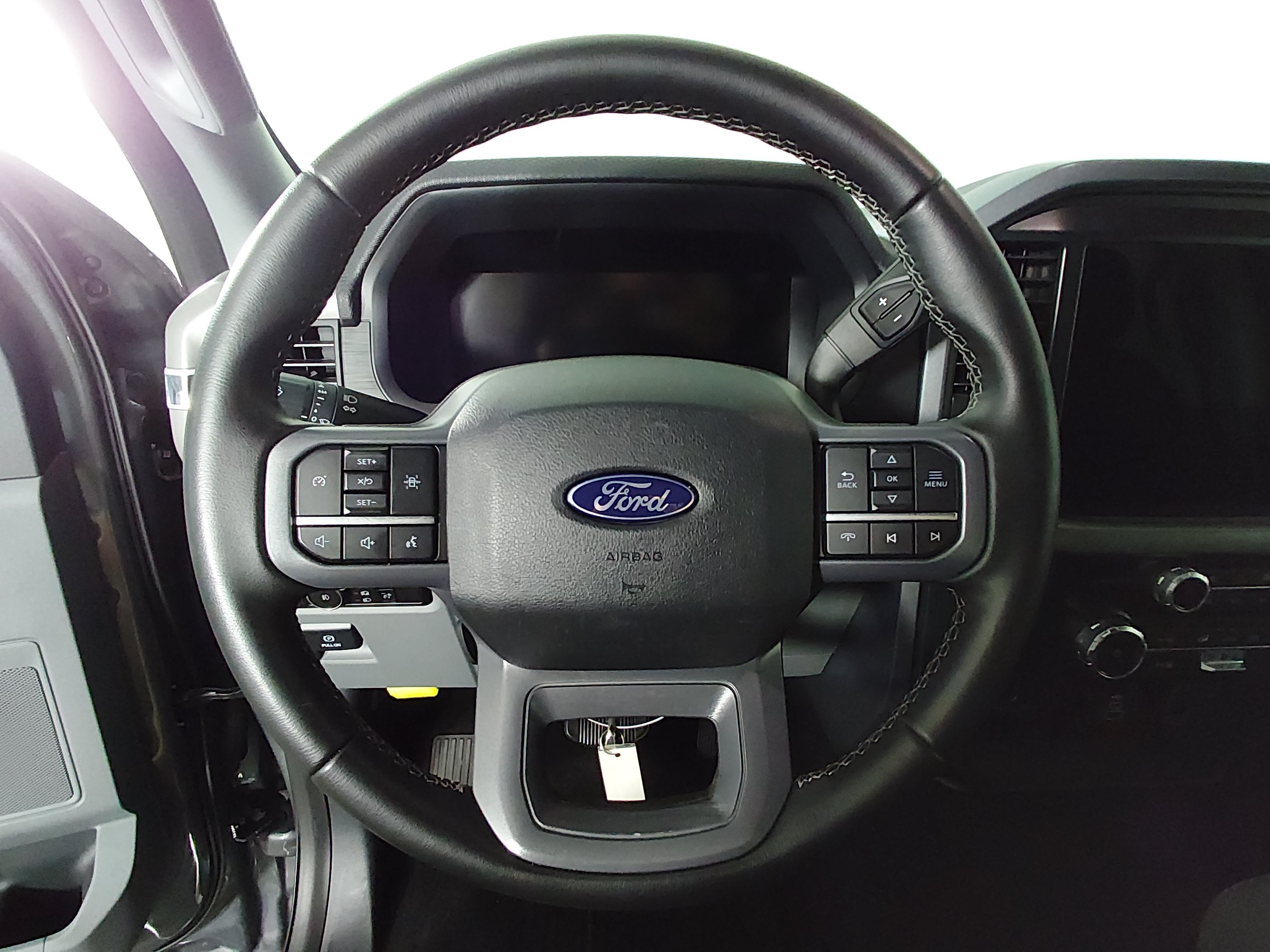 2025 Ford F-150 XLT - Photo 12