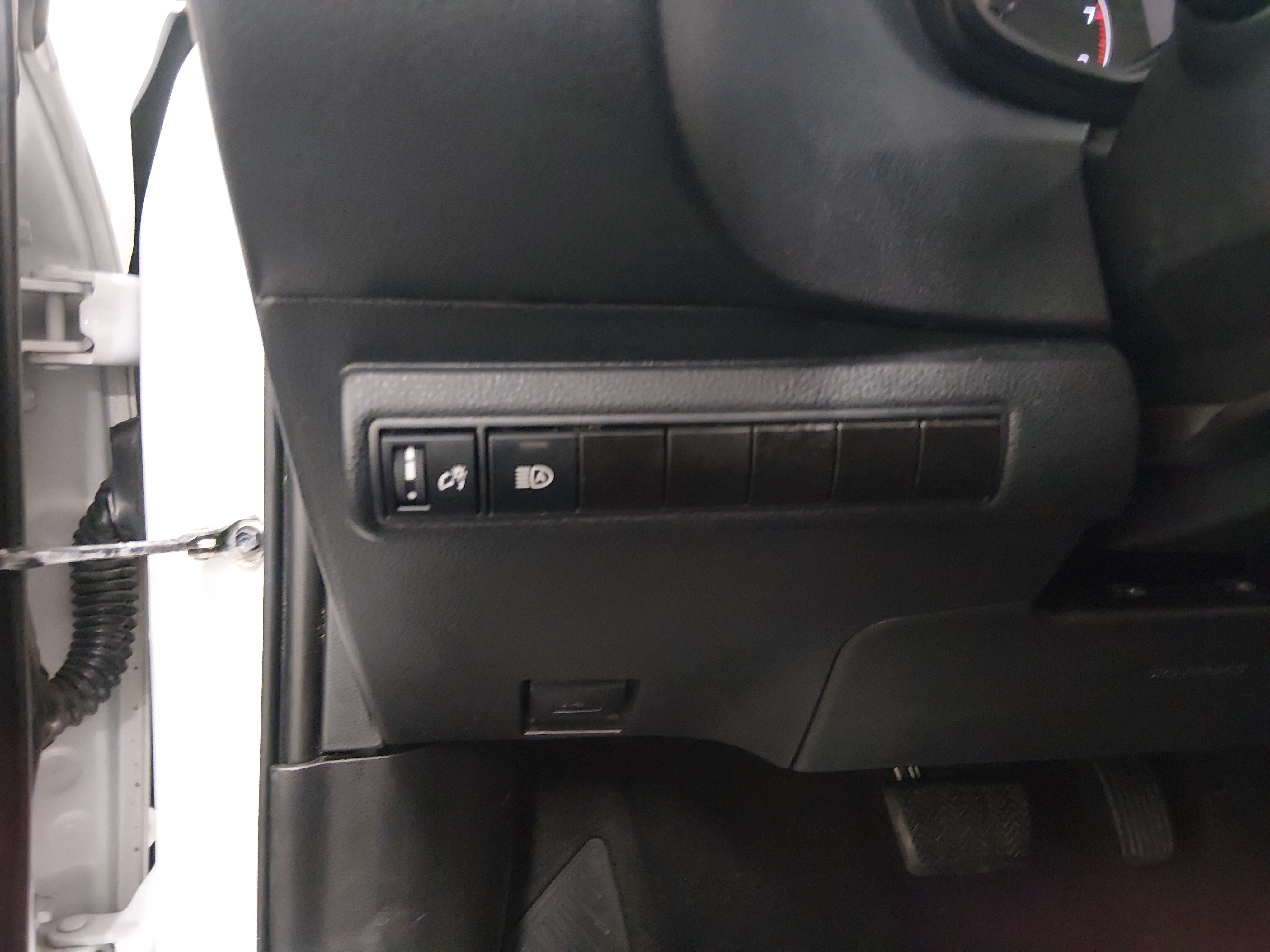 2024 Toyota Corolla LE - Photo 13