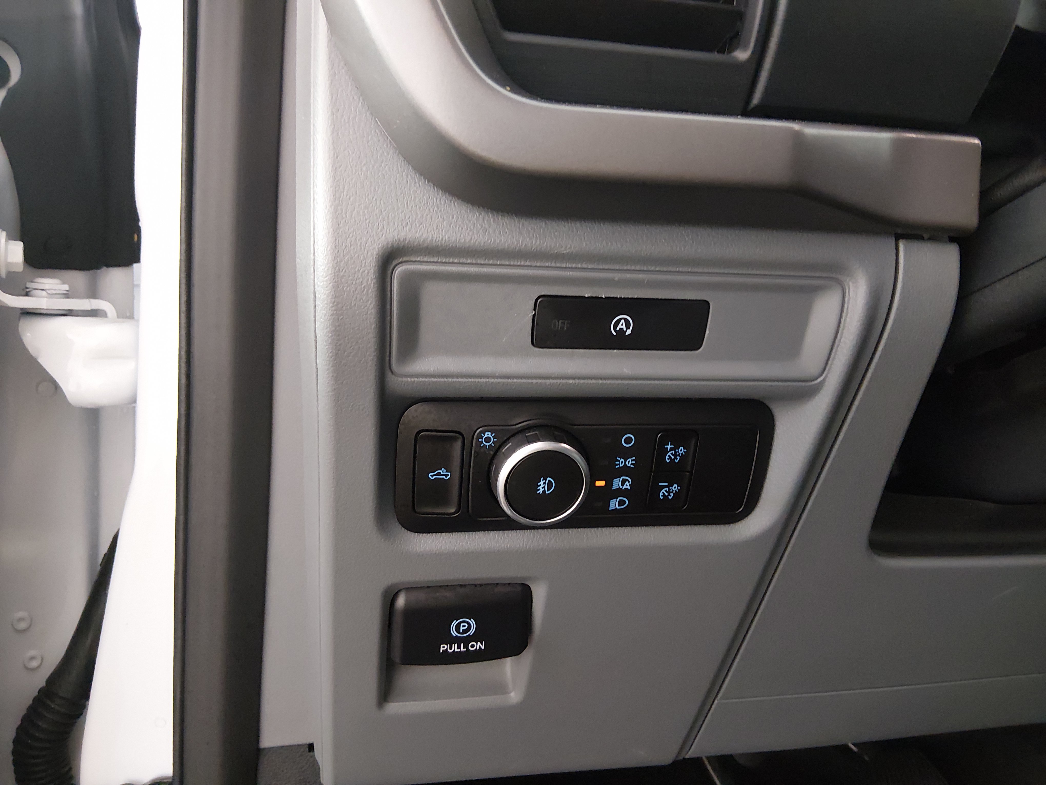 2025 Ford F-150 XLT - Photo 13