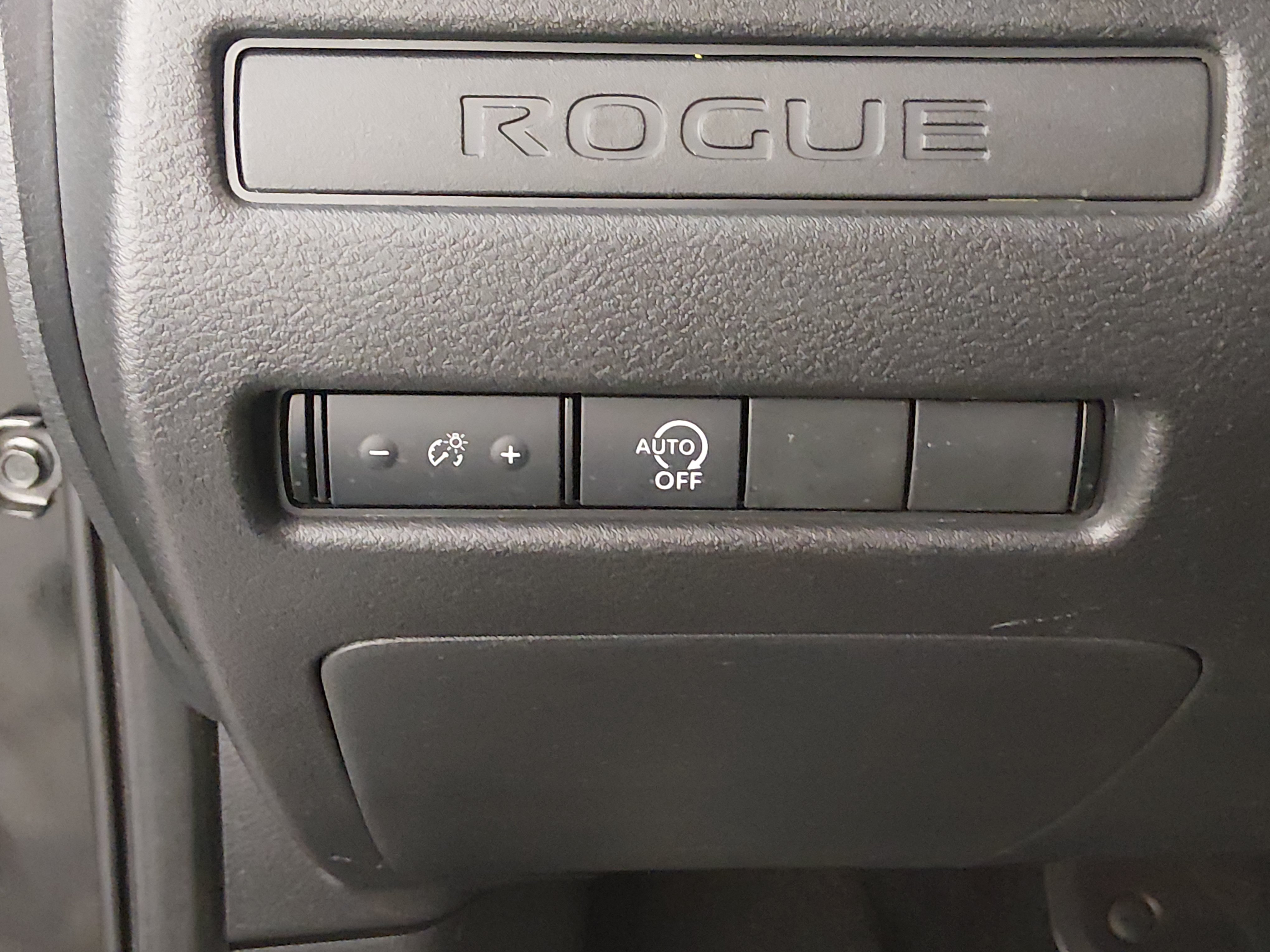 2024 Nissan Rogue S - Photo 13