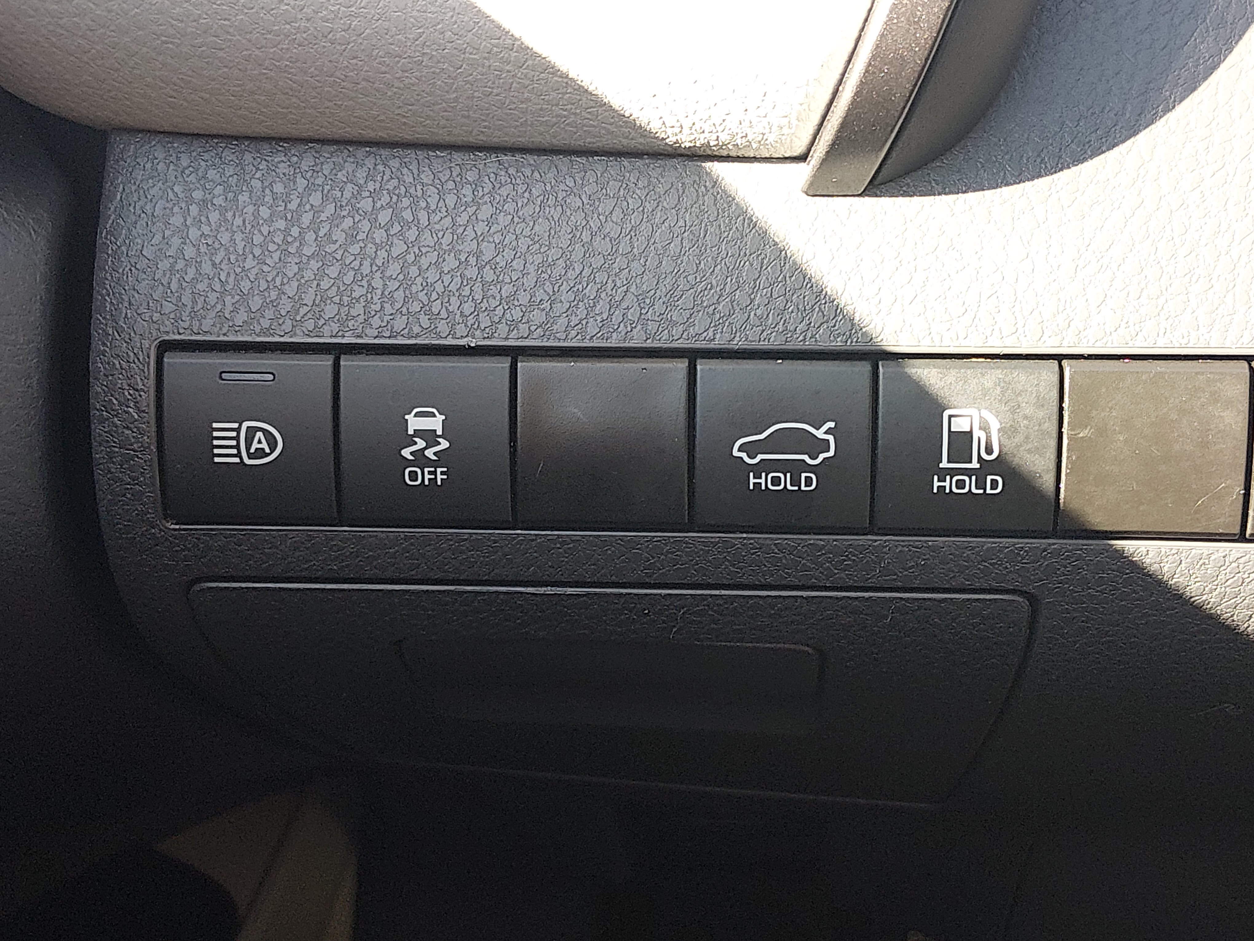 2024 Toyota Camry LE - Photo 13