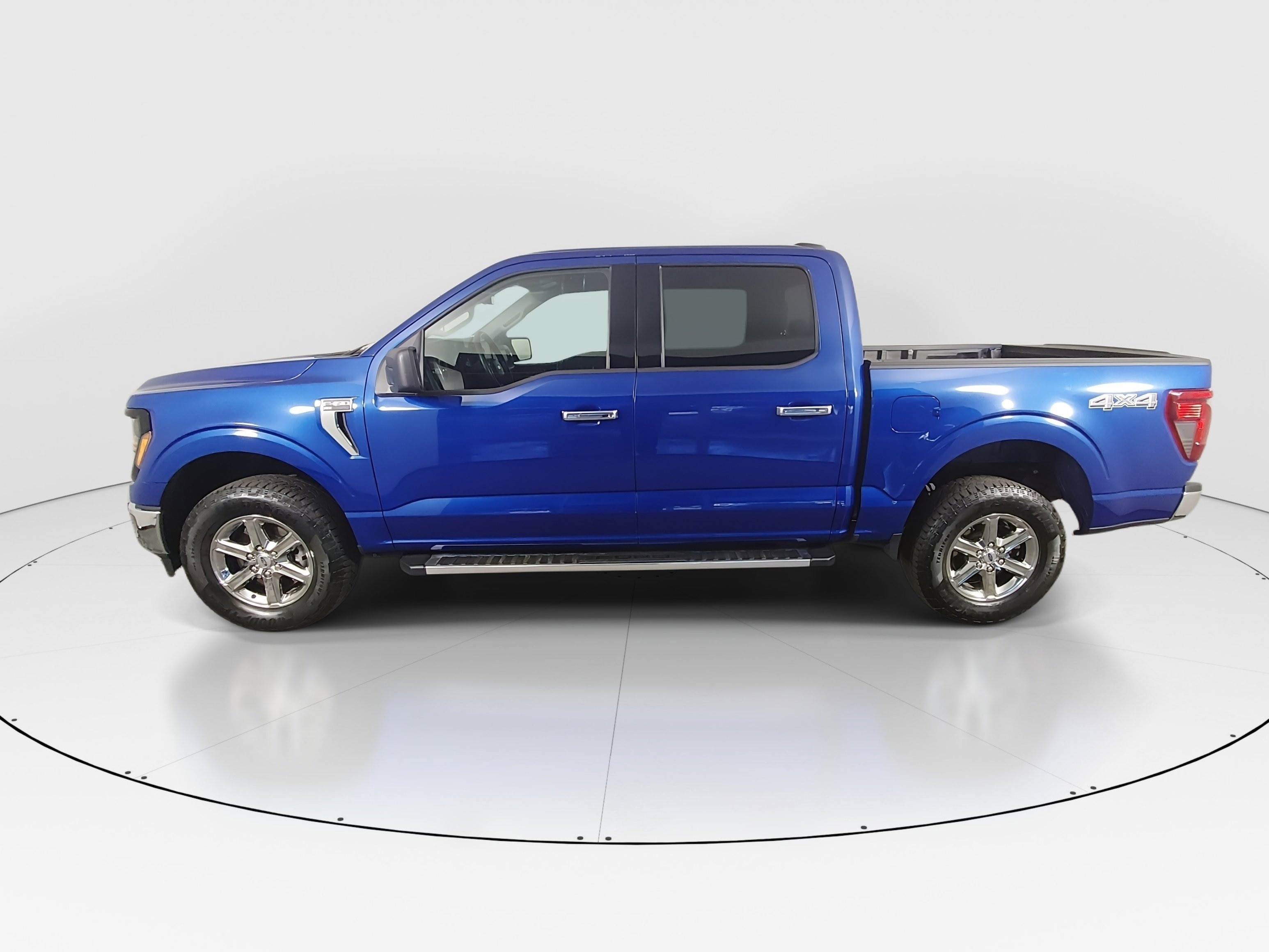 2025 Ford F-150 XLT 4WD SuperCrew 5.5' Box 4