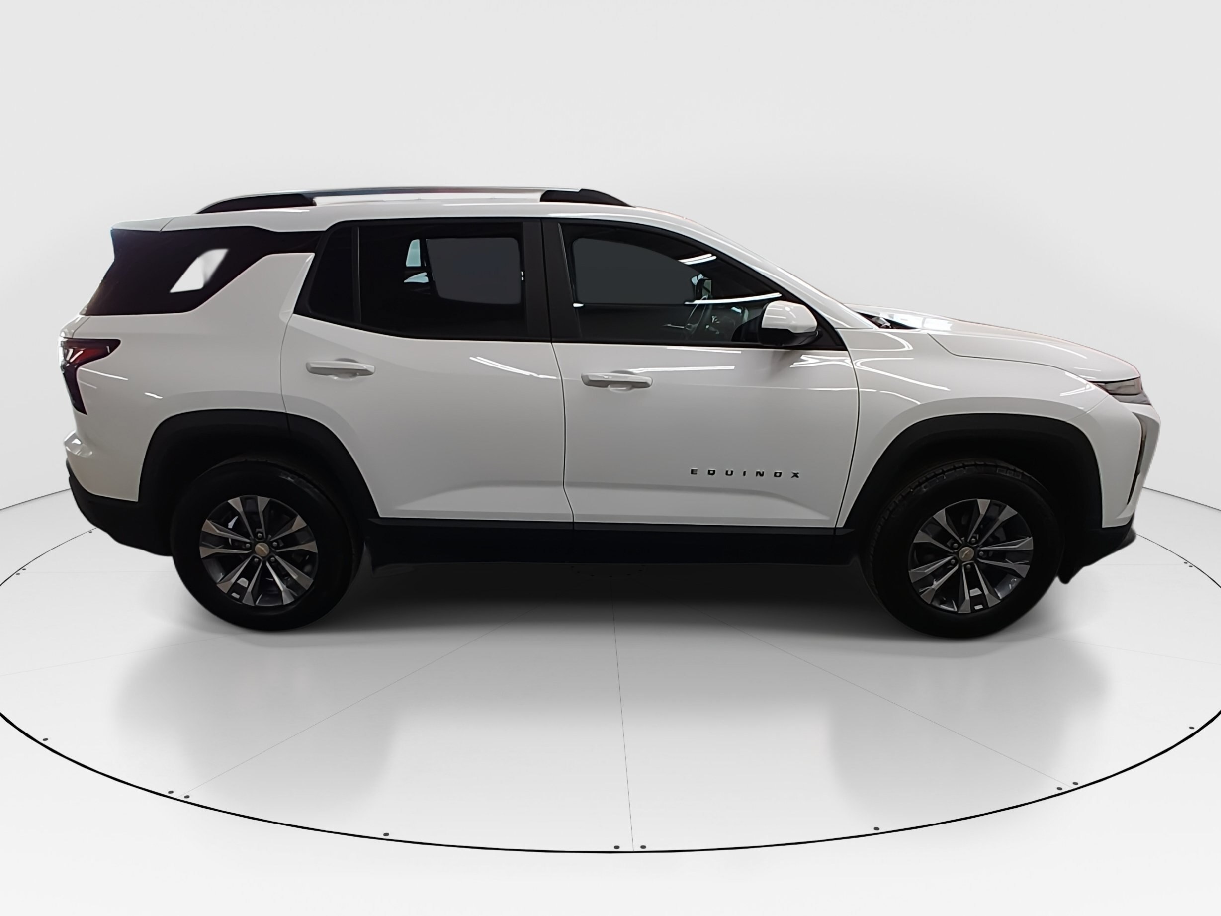 2025 Chevrolet Equinox LT - Photo 8