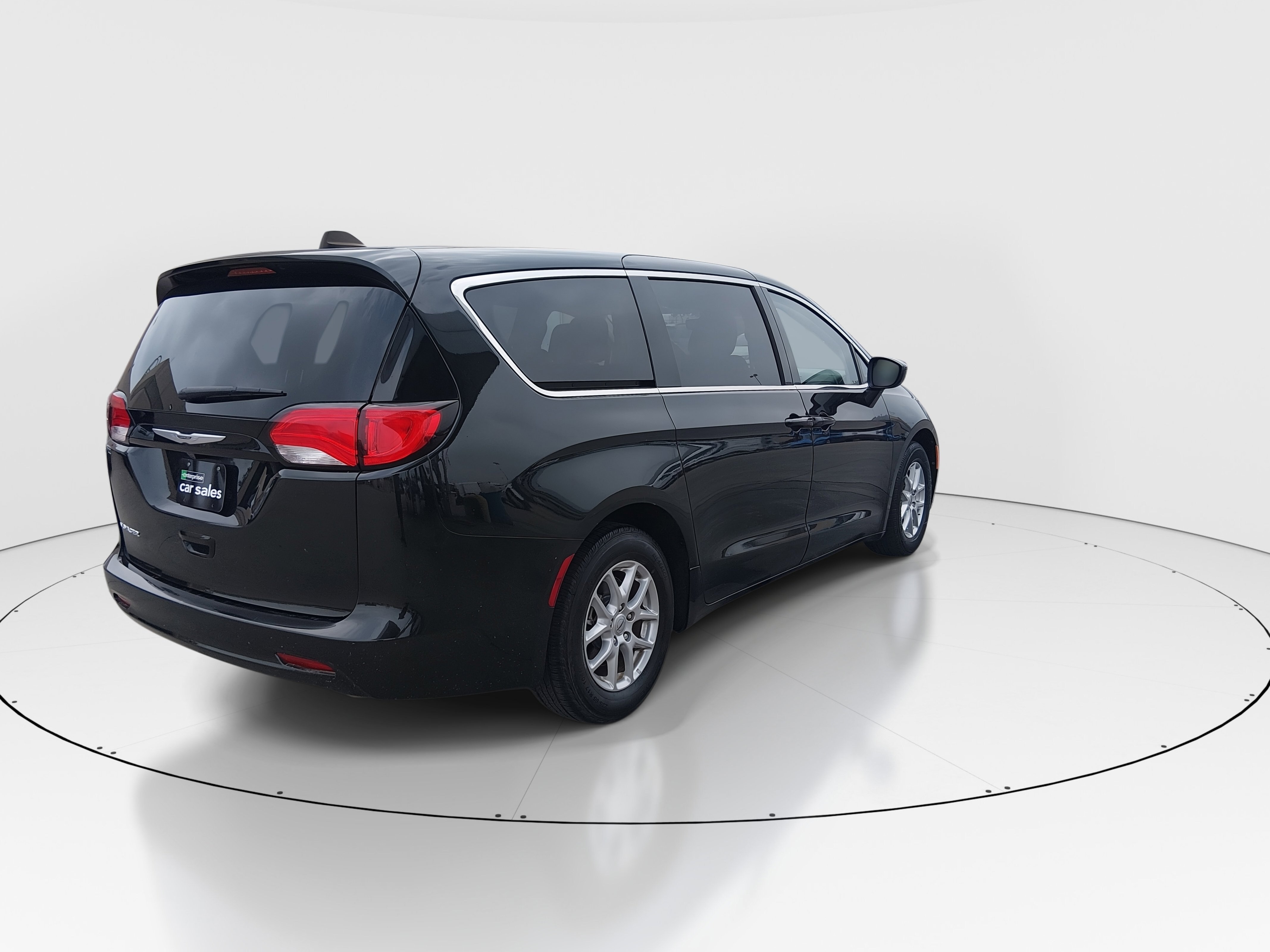 2023 Chrysler Voyager LX - Photo 7