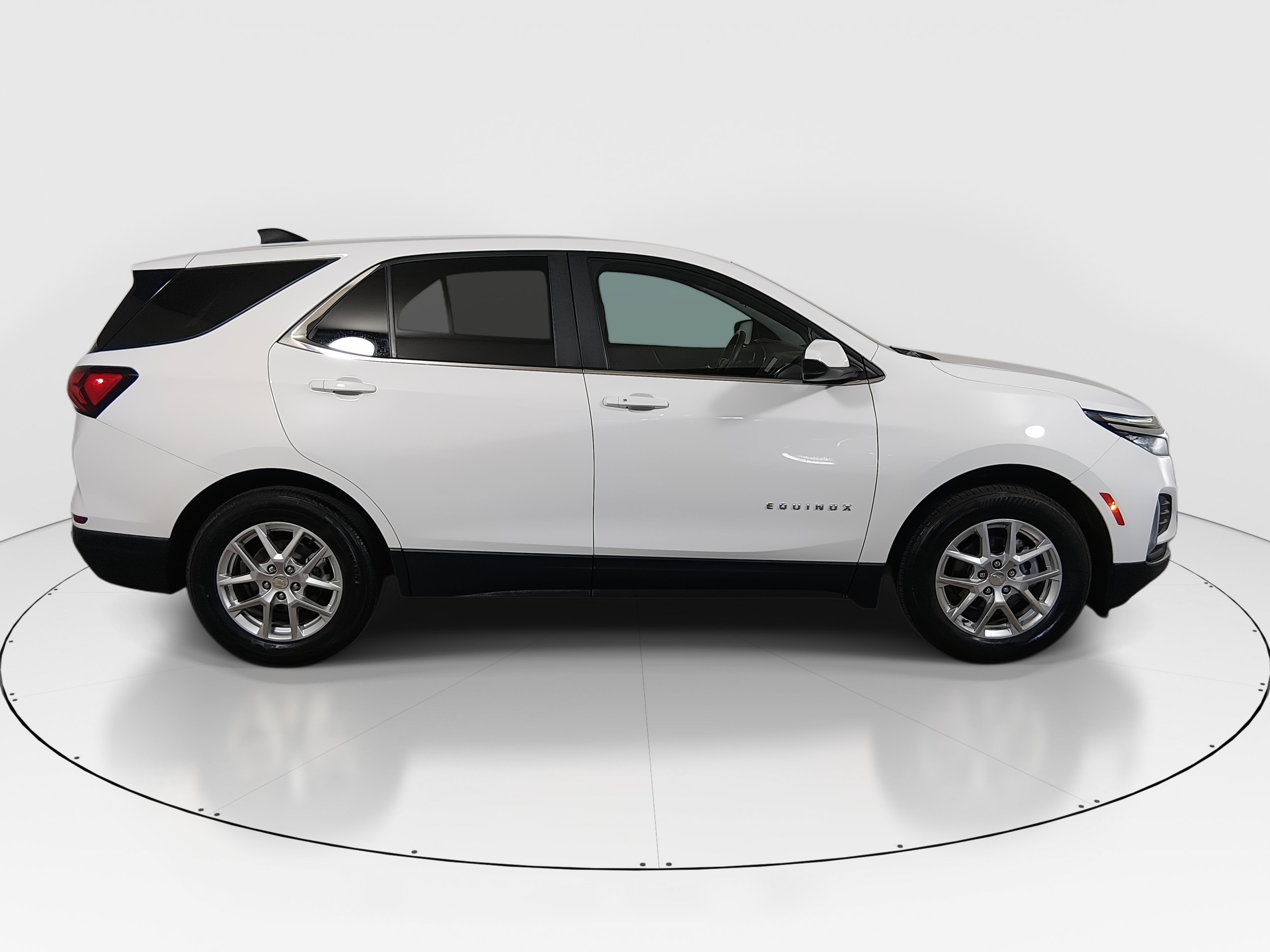 2024 Chevrolet Equinox LT - Photo 8