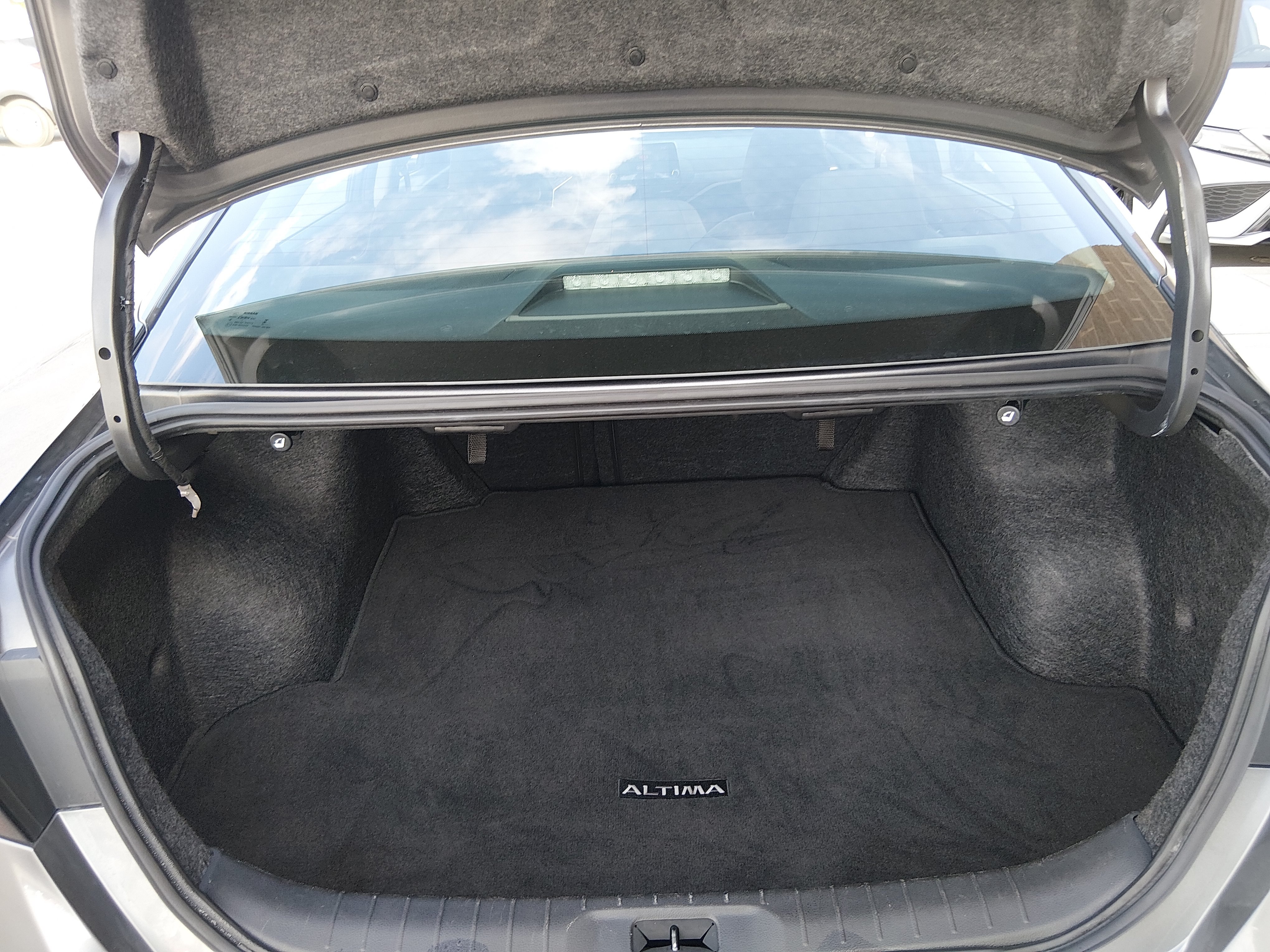2024 Nissan Altima SV - Photo 11