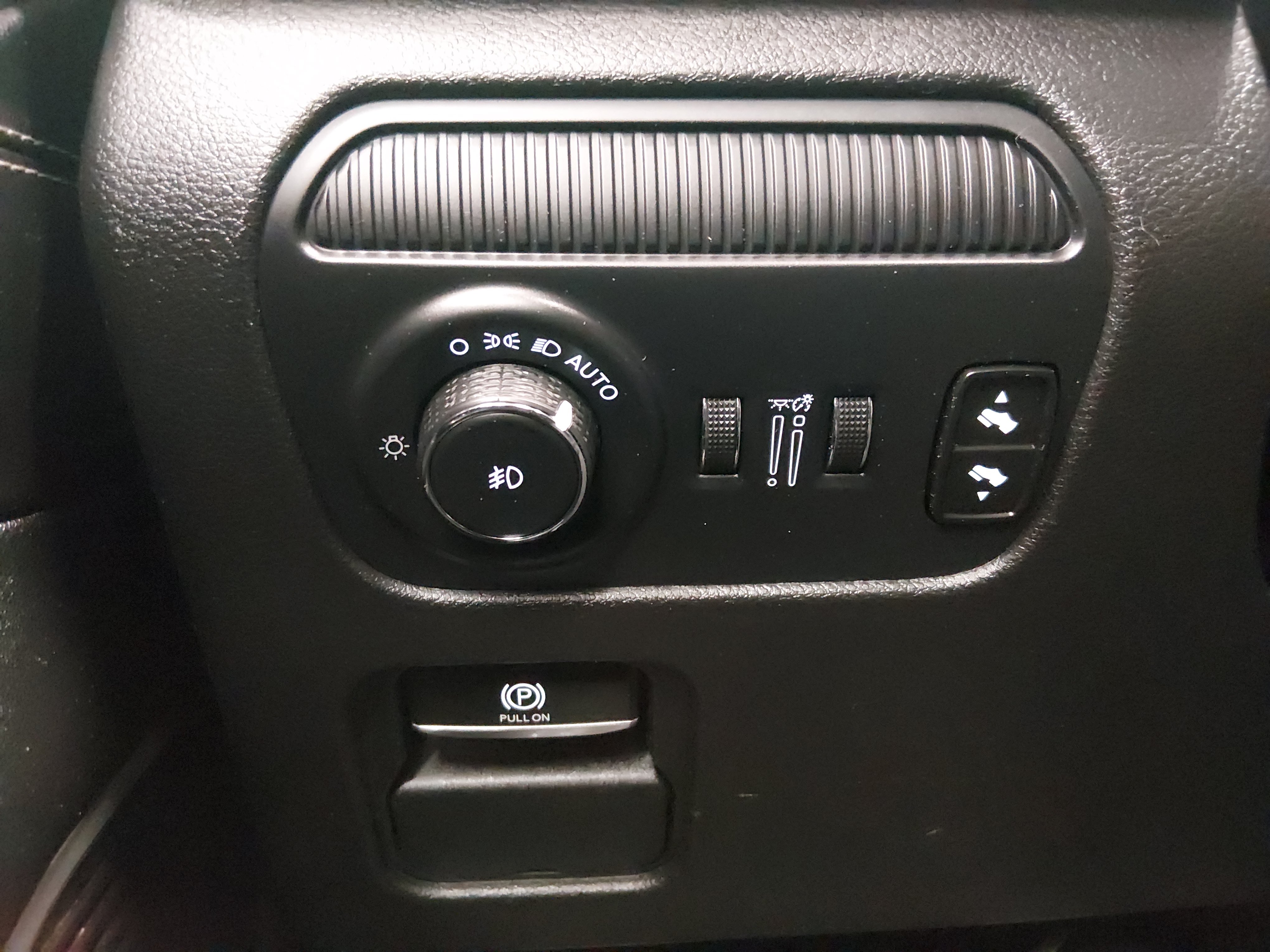 2024 Jeep Wagoneer L Series II - Photo 13