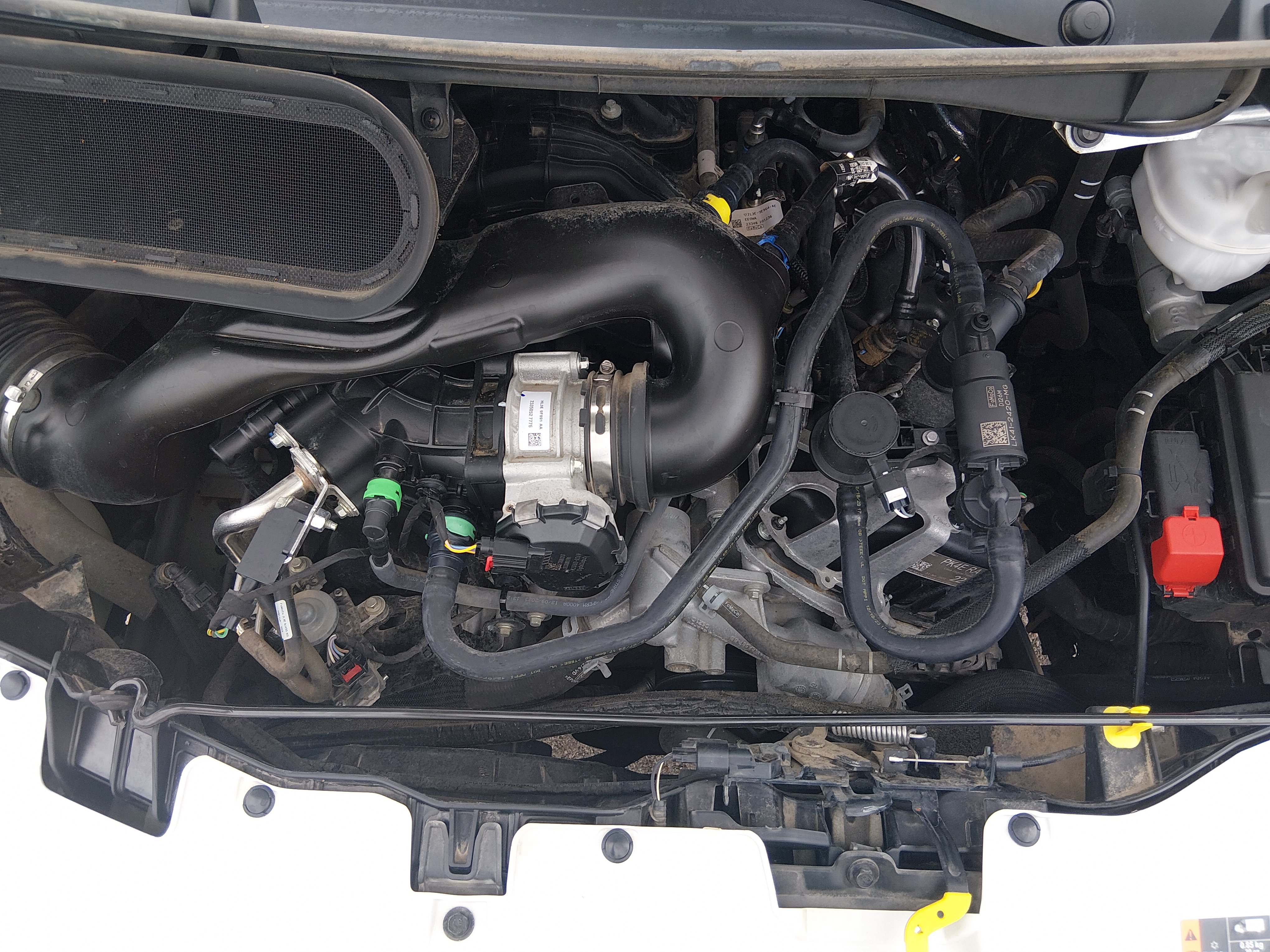 2024 Ford Transit Passenger Van XLT - Photo 9