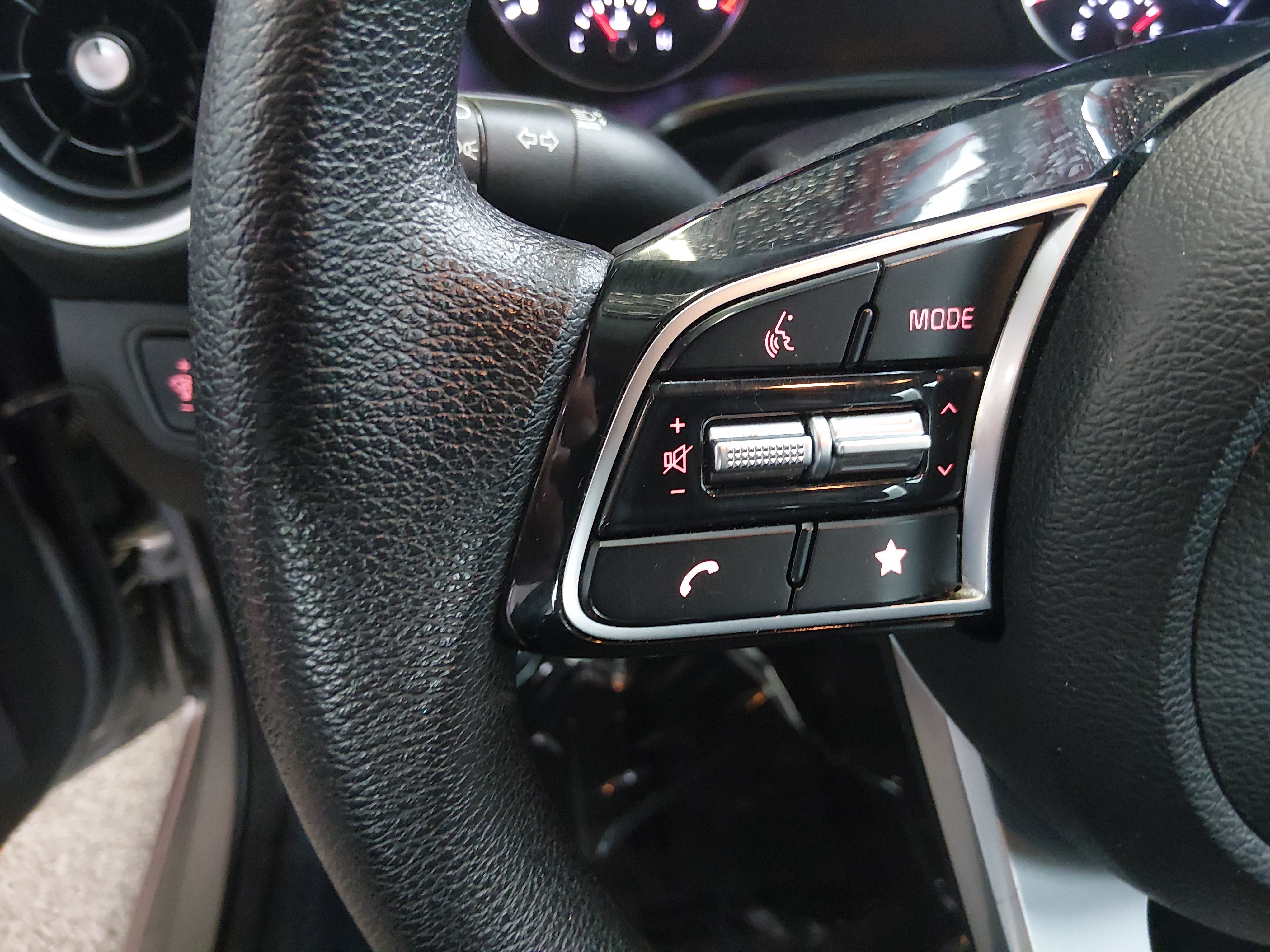 2024 Kia Forte LXS - Photo 12