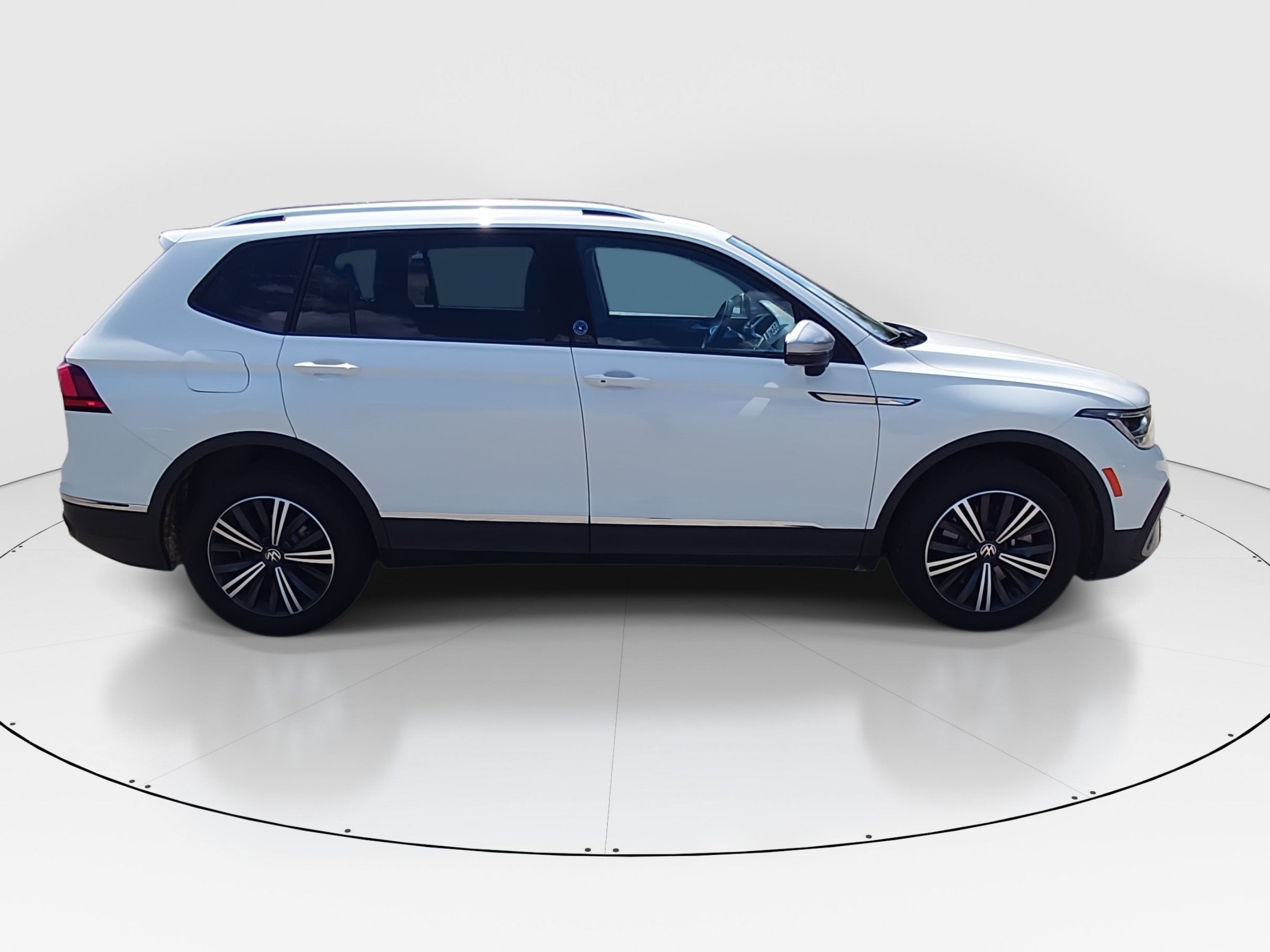 2024 Volkswagen Tiguan Wolfsburg Edition - Photo 8