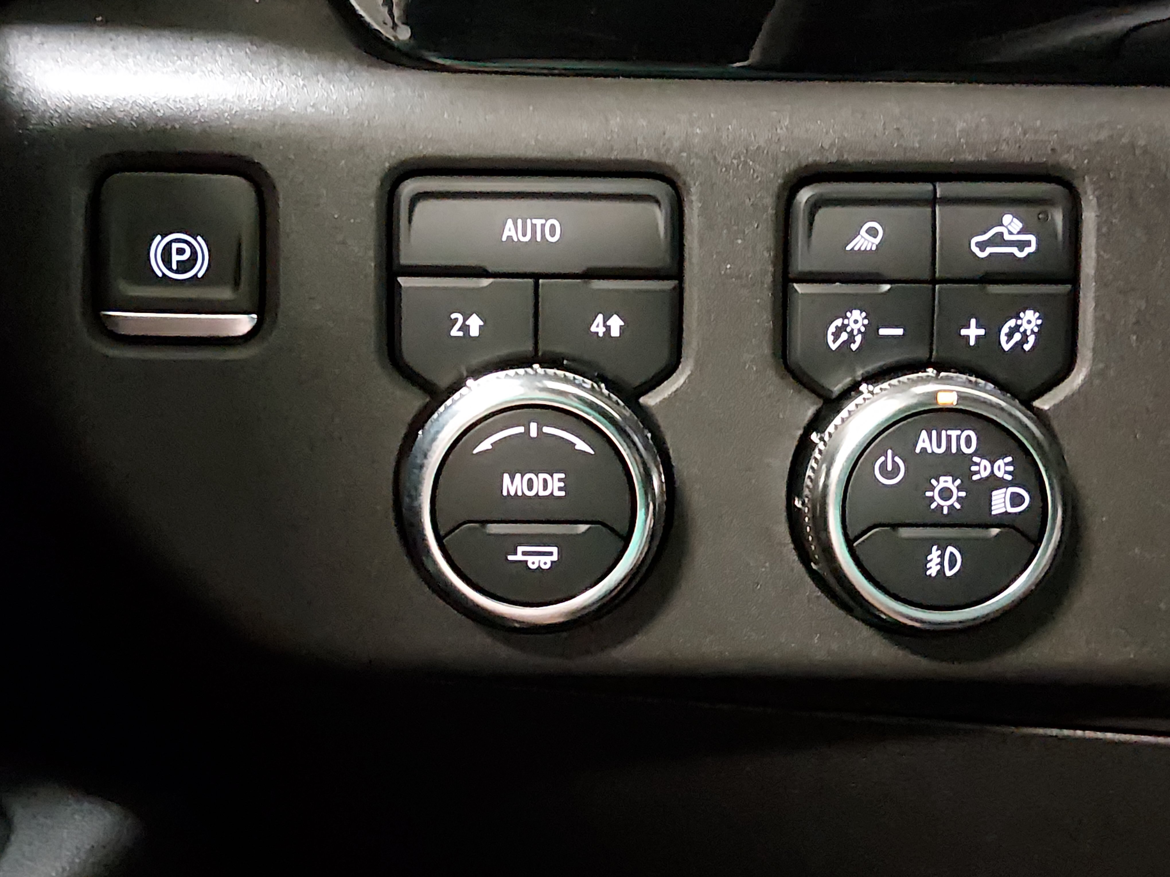 2024 GMC Sierra 1500 SLT - Photo 13