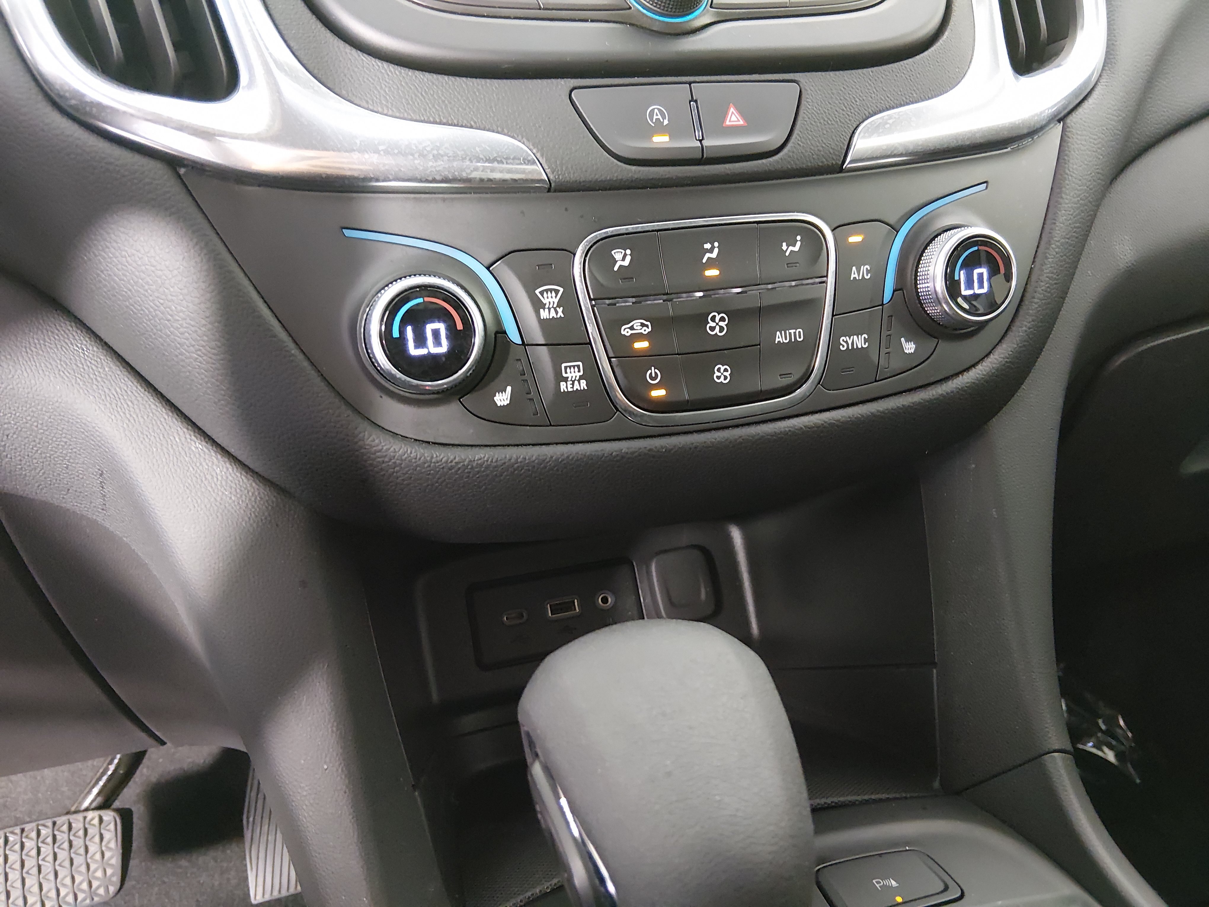 2024 Chevrolet Equinox LT - Photo 17