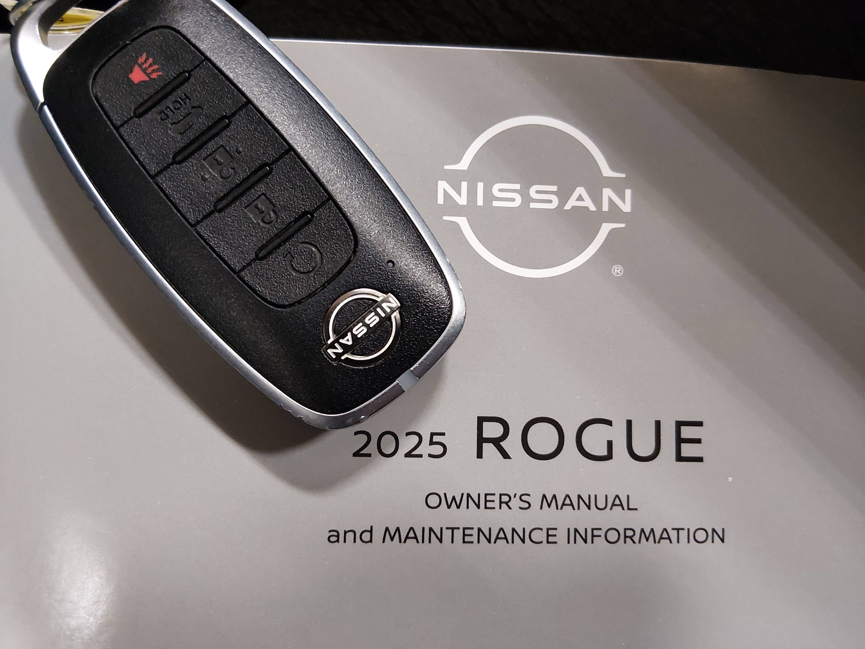 2025 Nissan Rogue SV - Photo 15