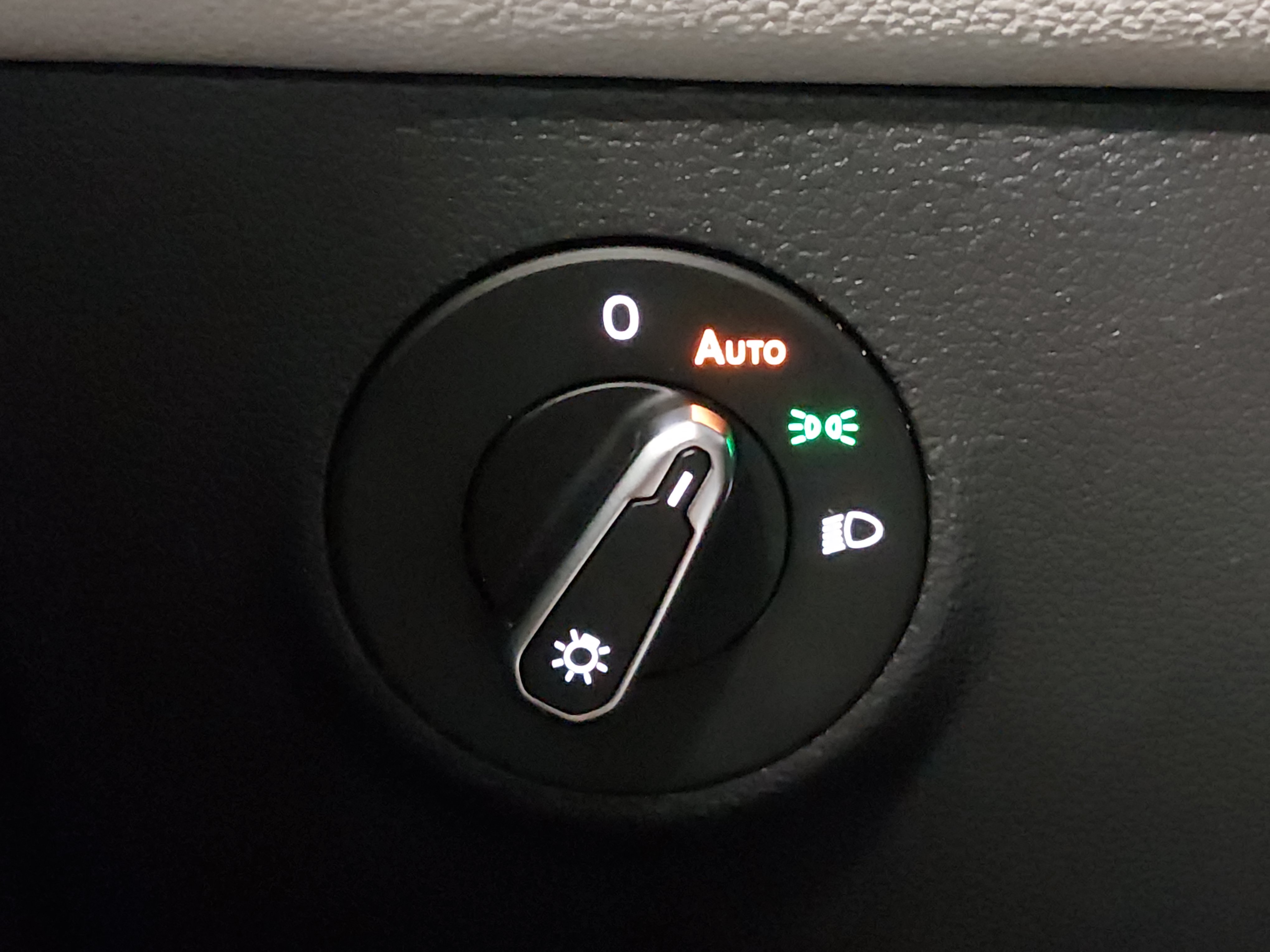 2025 Volkswagen Taos S - Photo 13