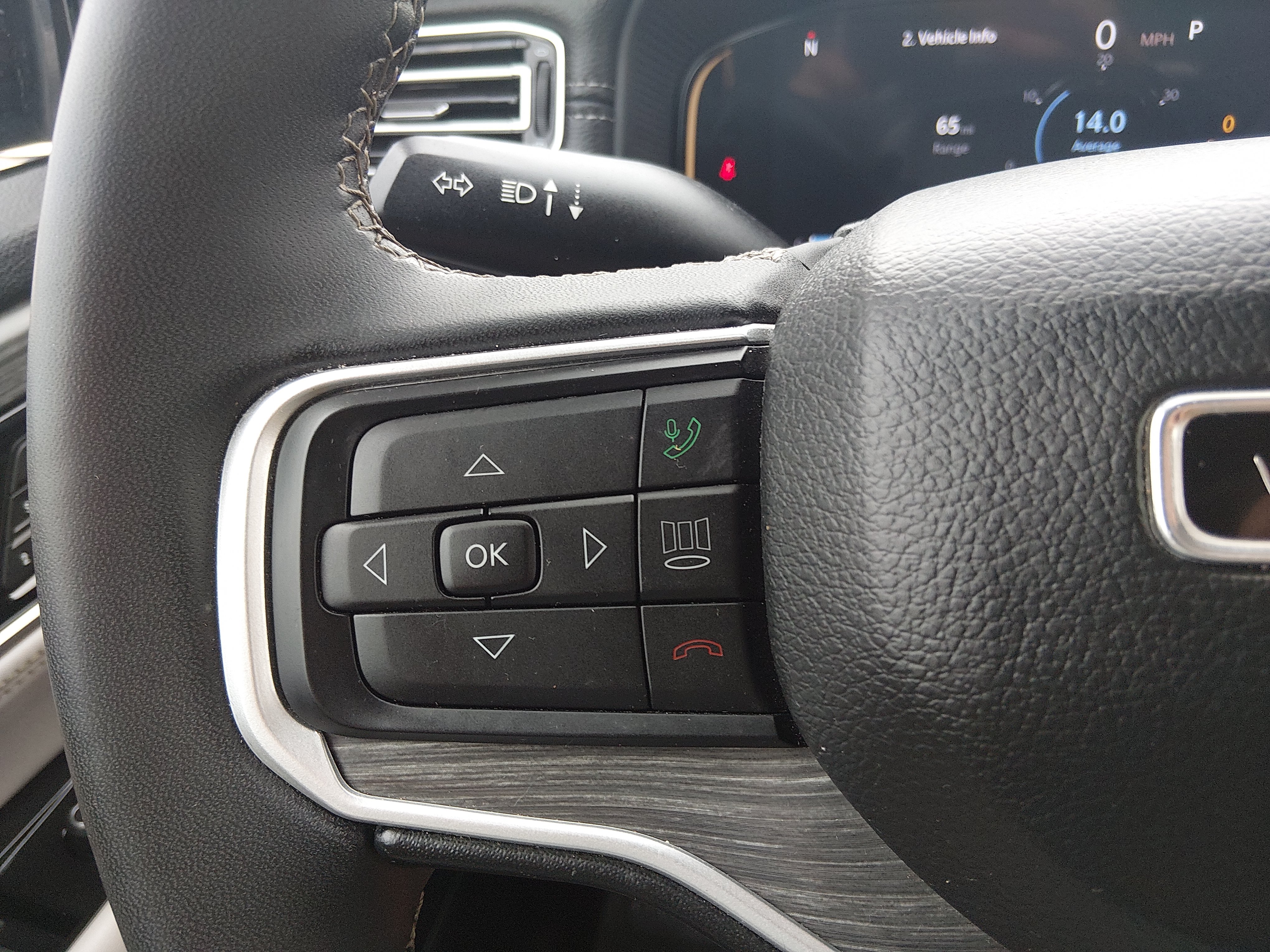2023 Jeep Wagoneer L Series III - Photo 13