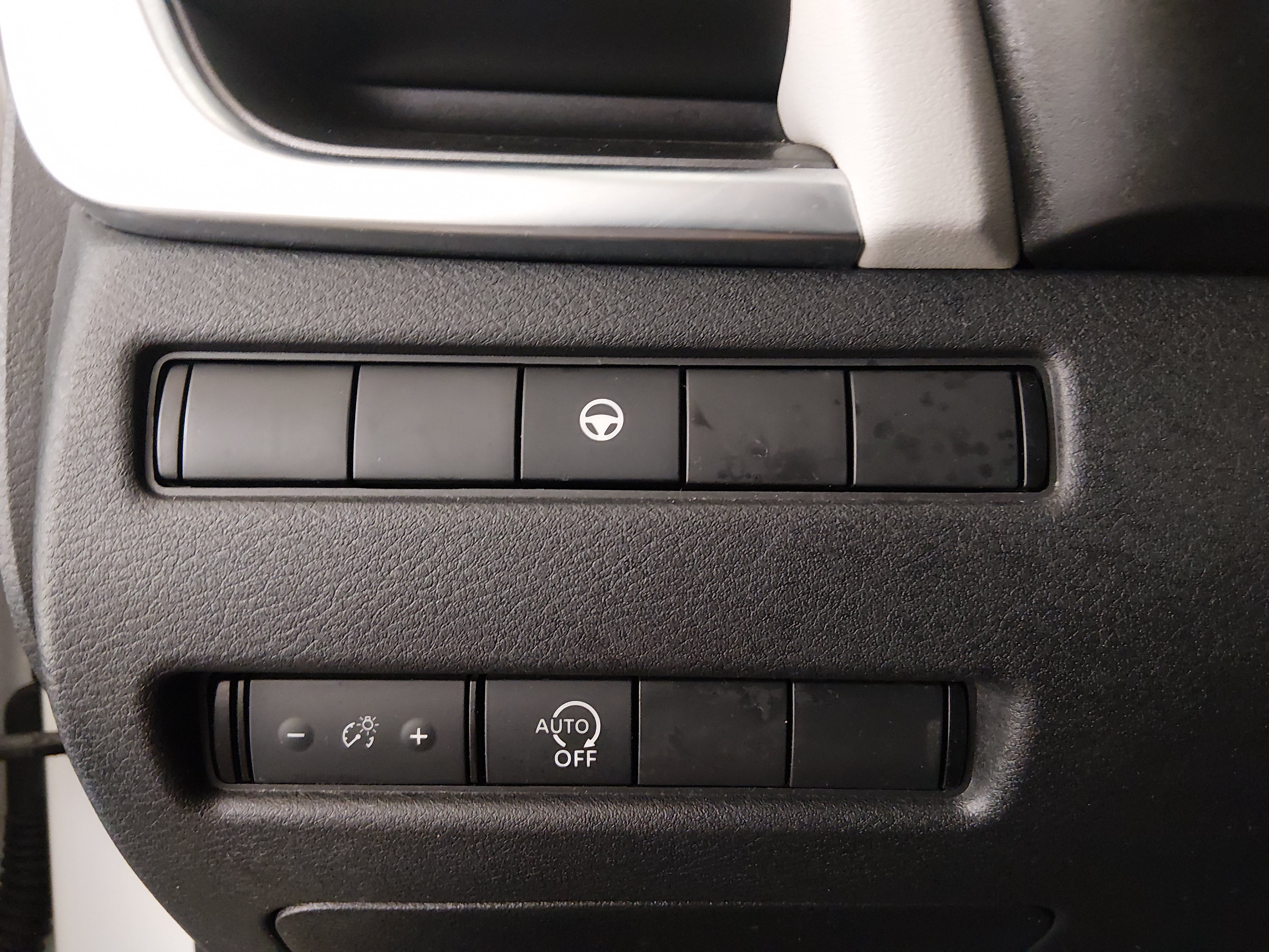 2023 Nissan Rogue SV - Photo 13