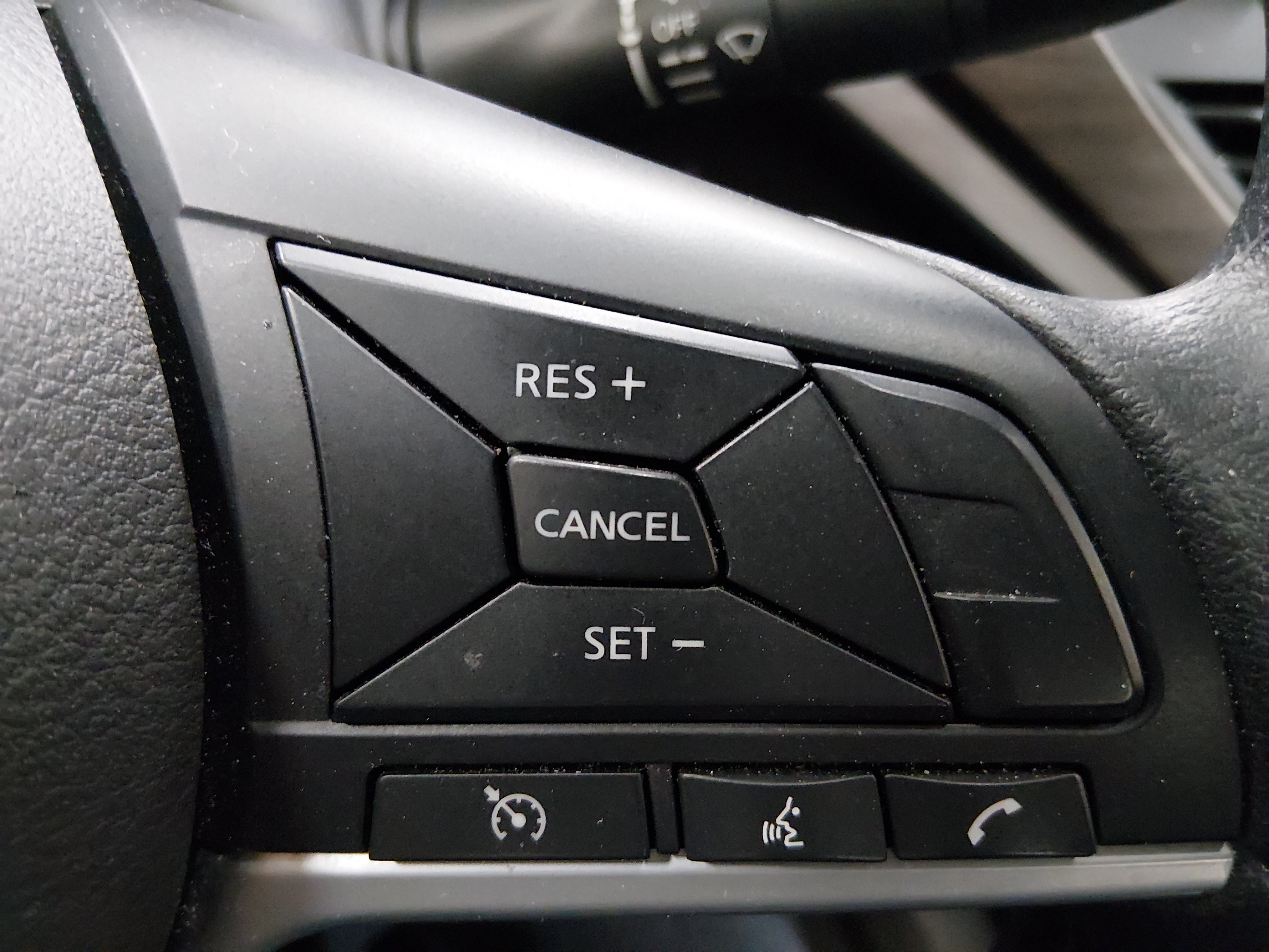 2025 Nissan Altima SV - Photo 18