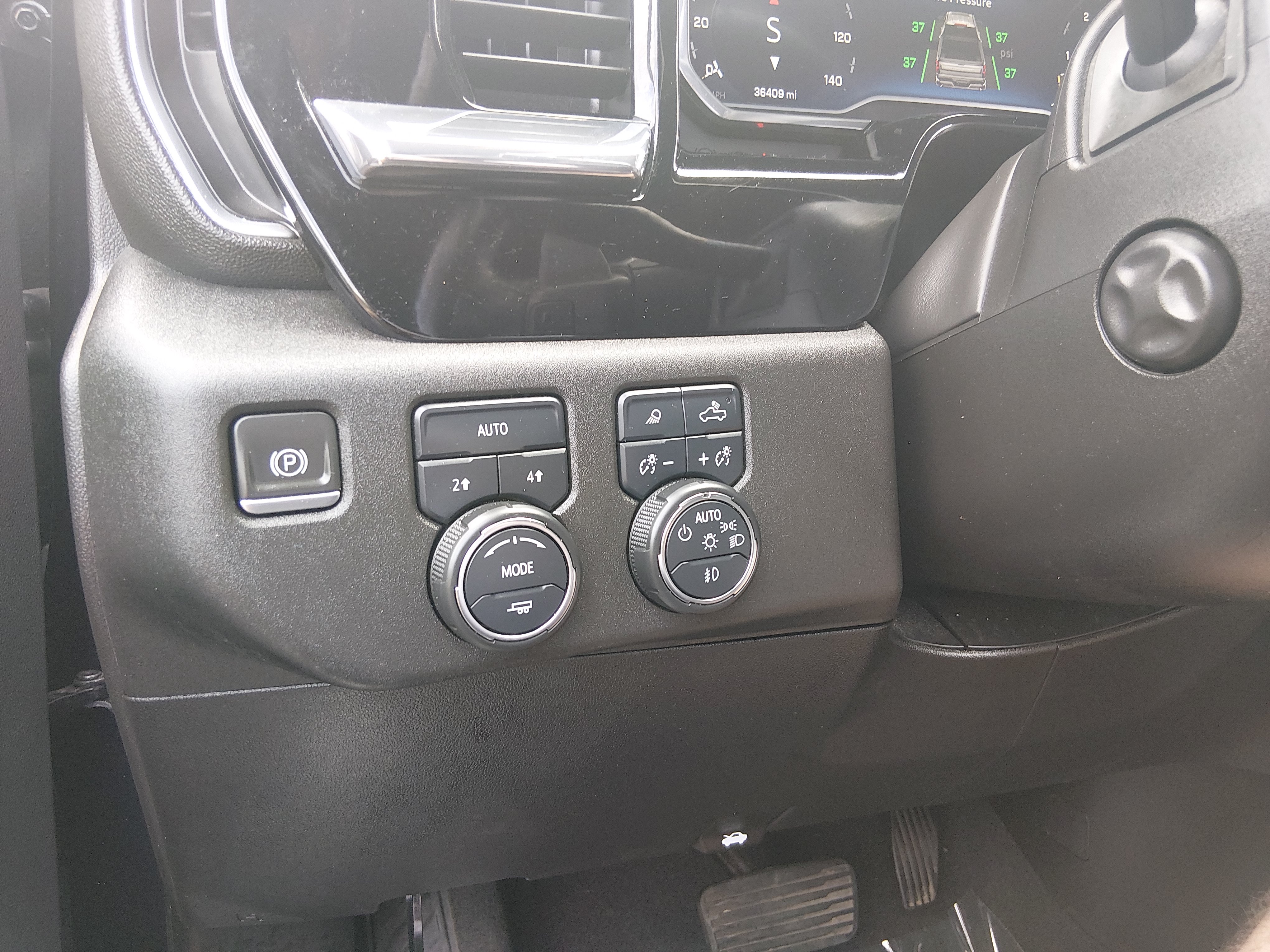 2023 Chevrolet Silverado 1500 LTZ - Photo 13