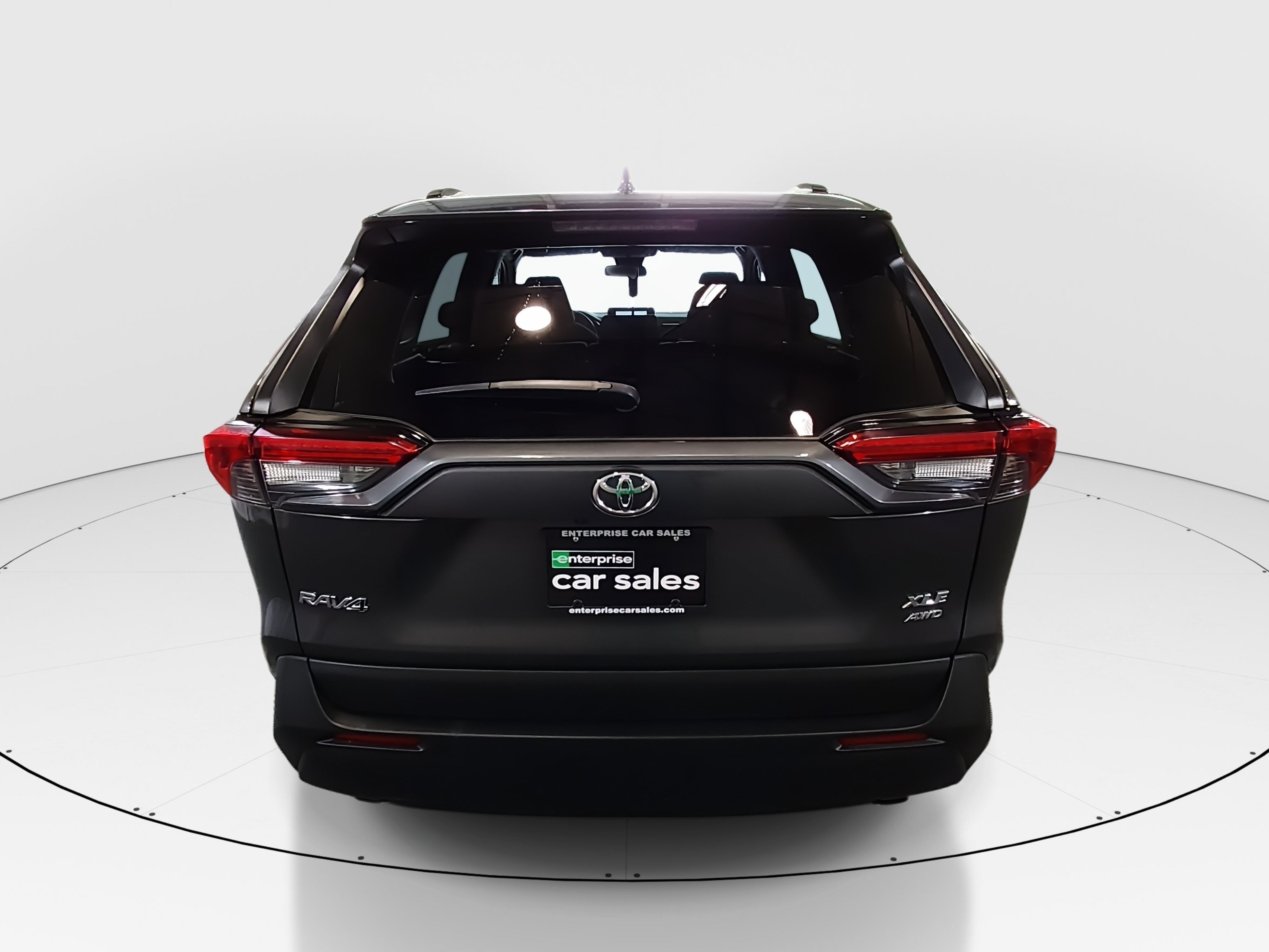 2025 Toyota RAV4 XLE - Photo 6