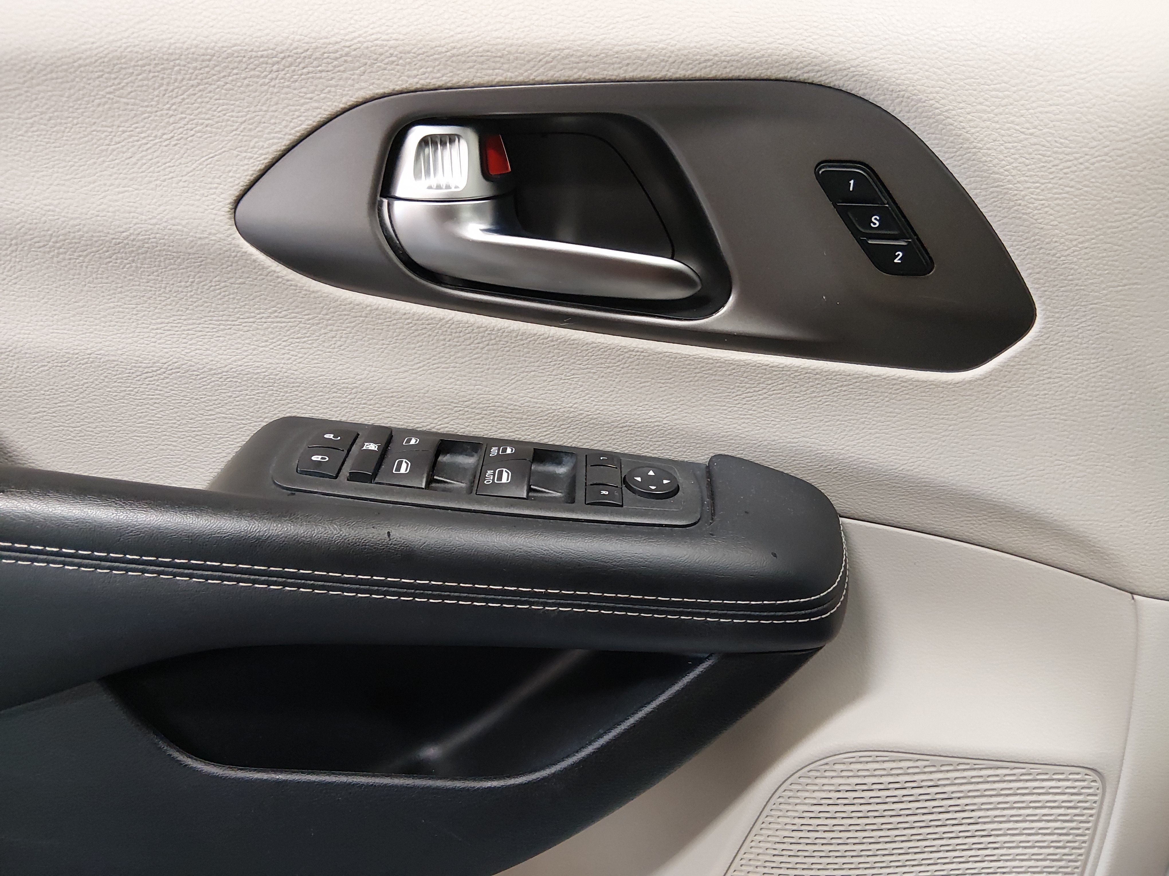 2023 Chrysler Pacifica Touring L - Photo 21