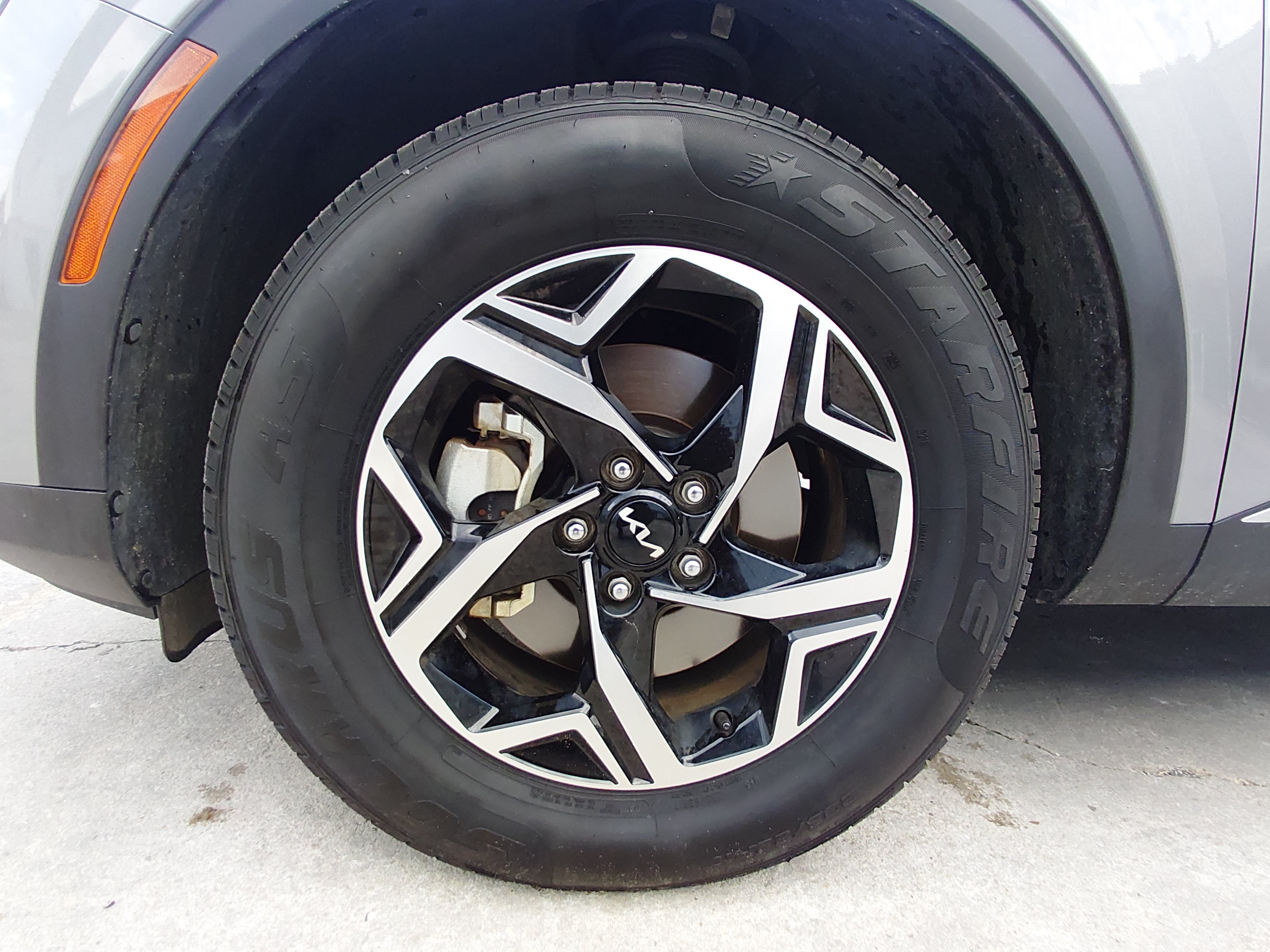 2024 Kia Sportage LX - Photo 10