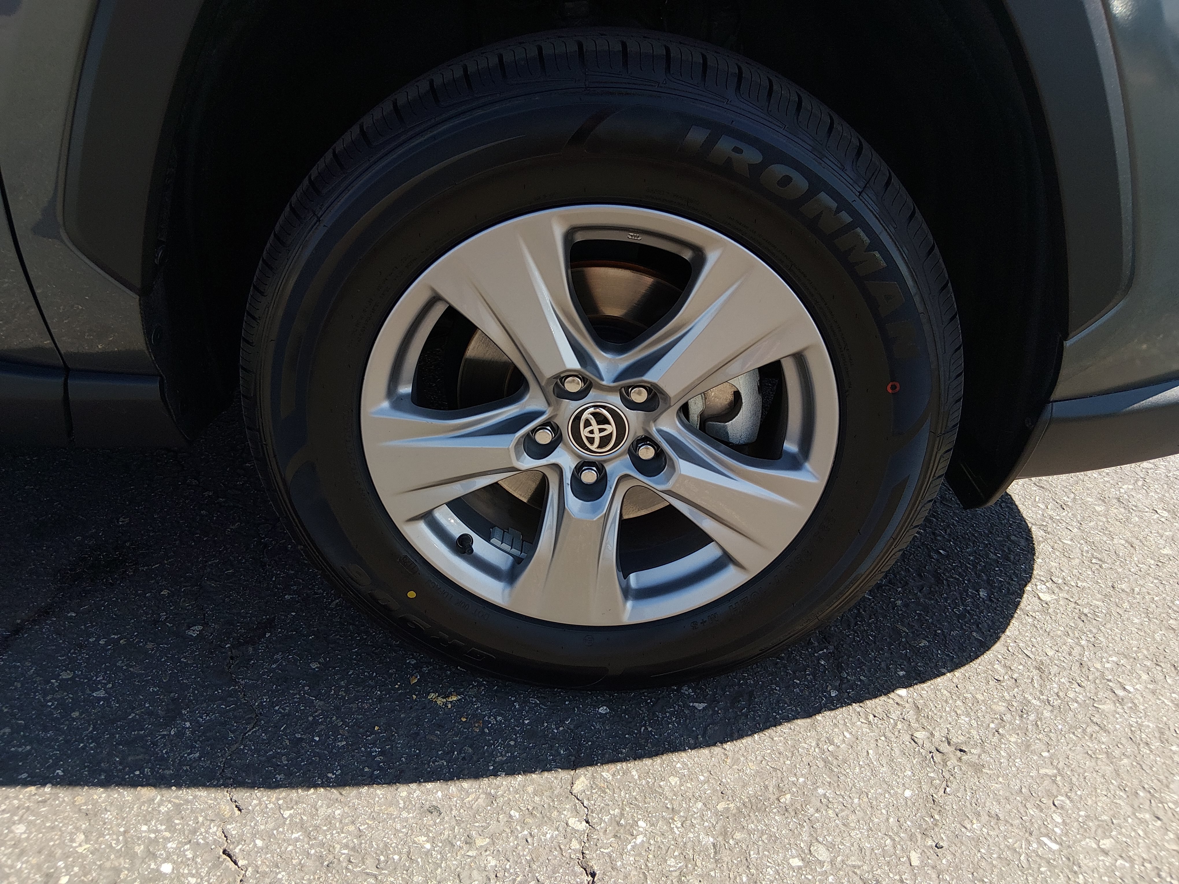 2024 Toyota RAV4 XLE - Photo 10