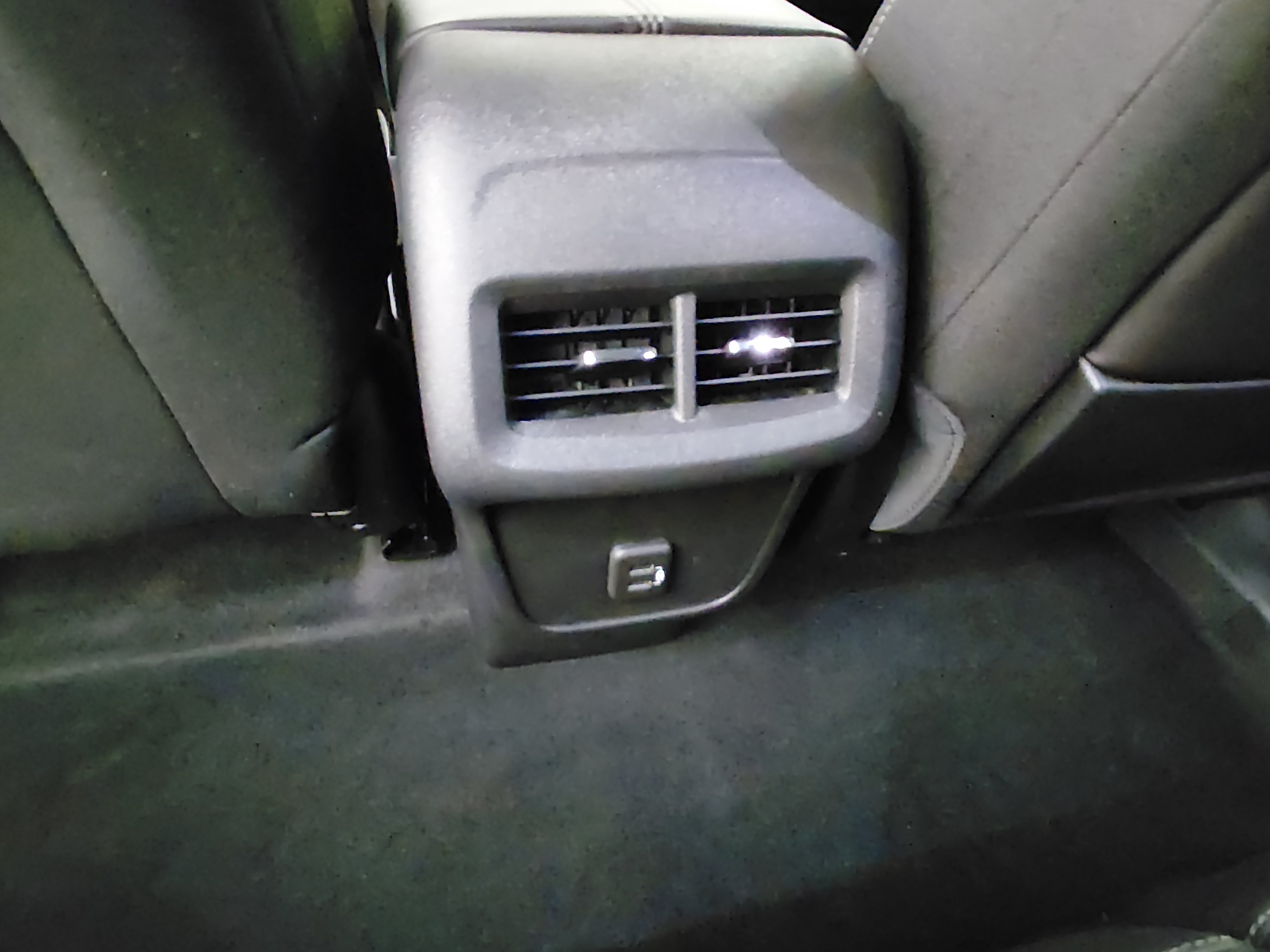2024 GMC Terrain SLE - Photo 18